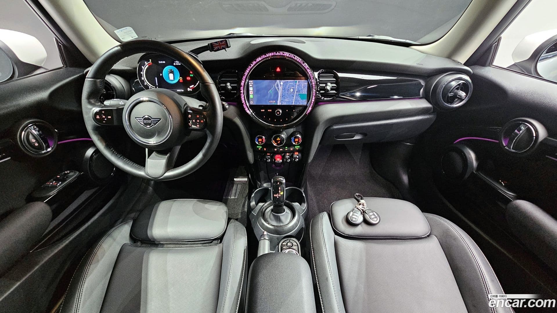 Main__Slider__Photo:Cooper Mini 2023.10-6