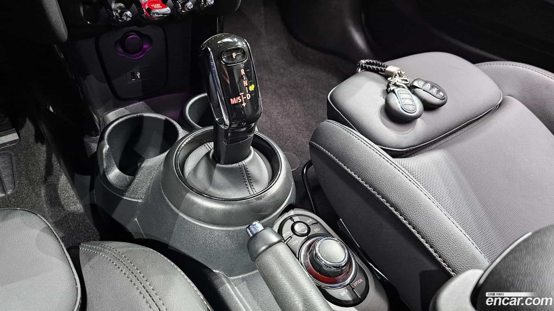 Cooper Mini 2023.10-INNER-009