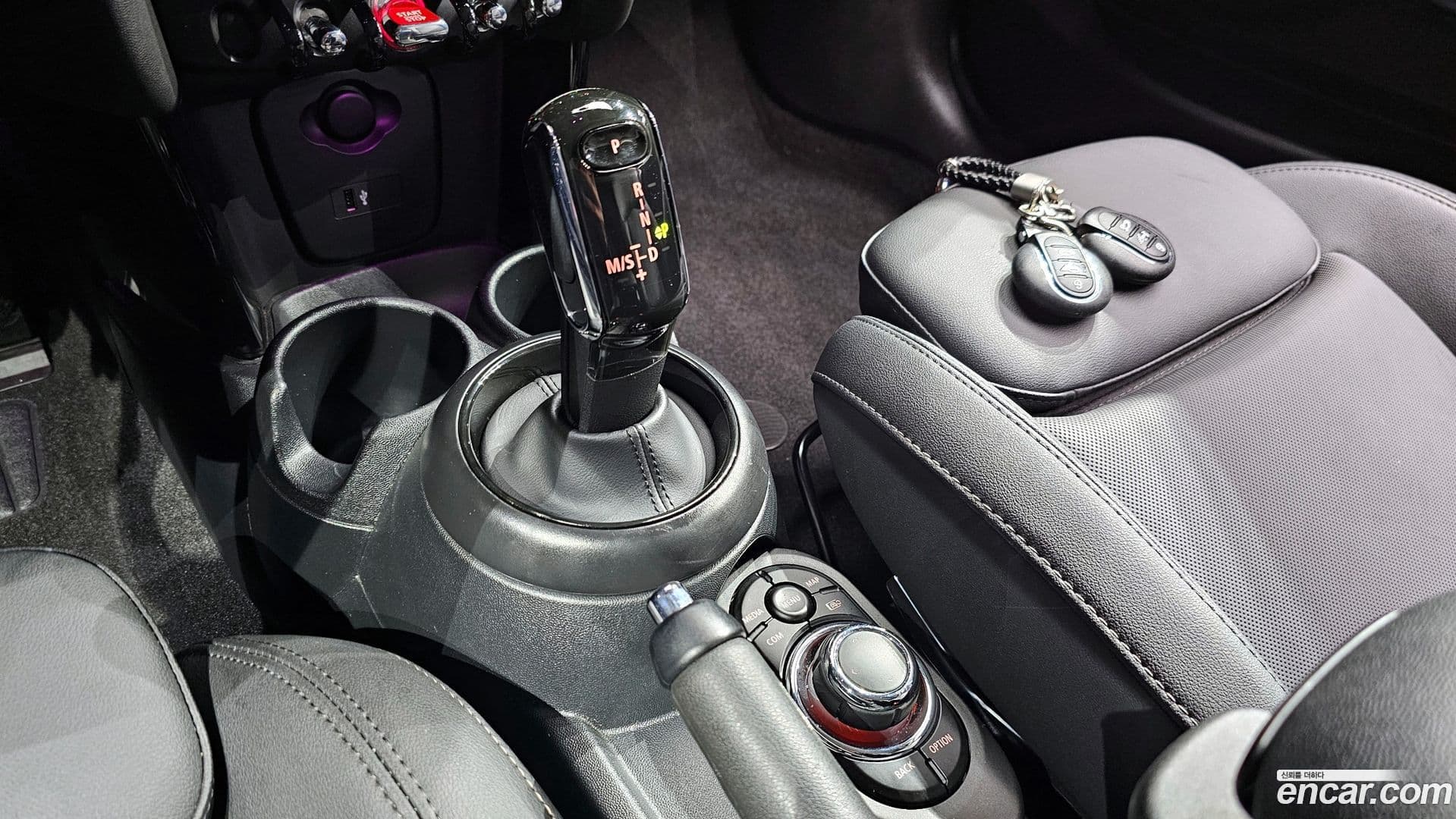 Main__Slider__Photo:Cooper Mini 2023.10-8