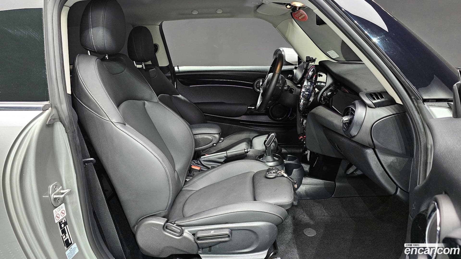 Main__Slider__Photo:Cooper Mini 2023.10-9