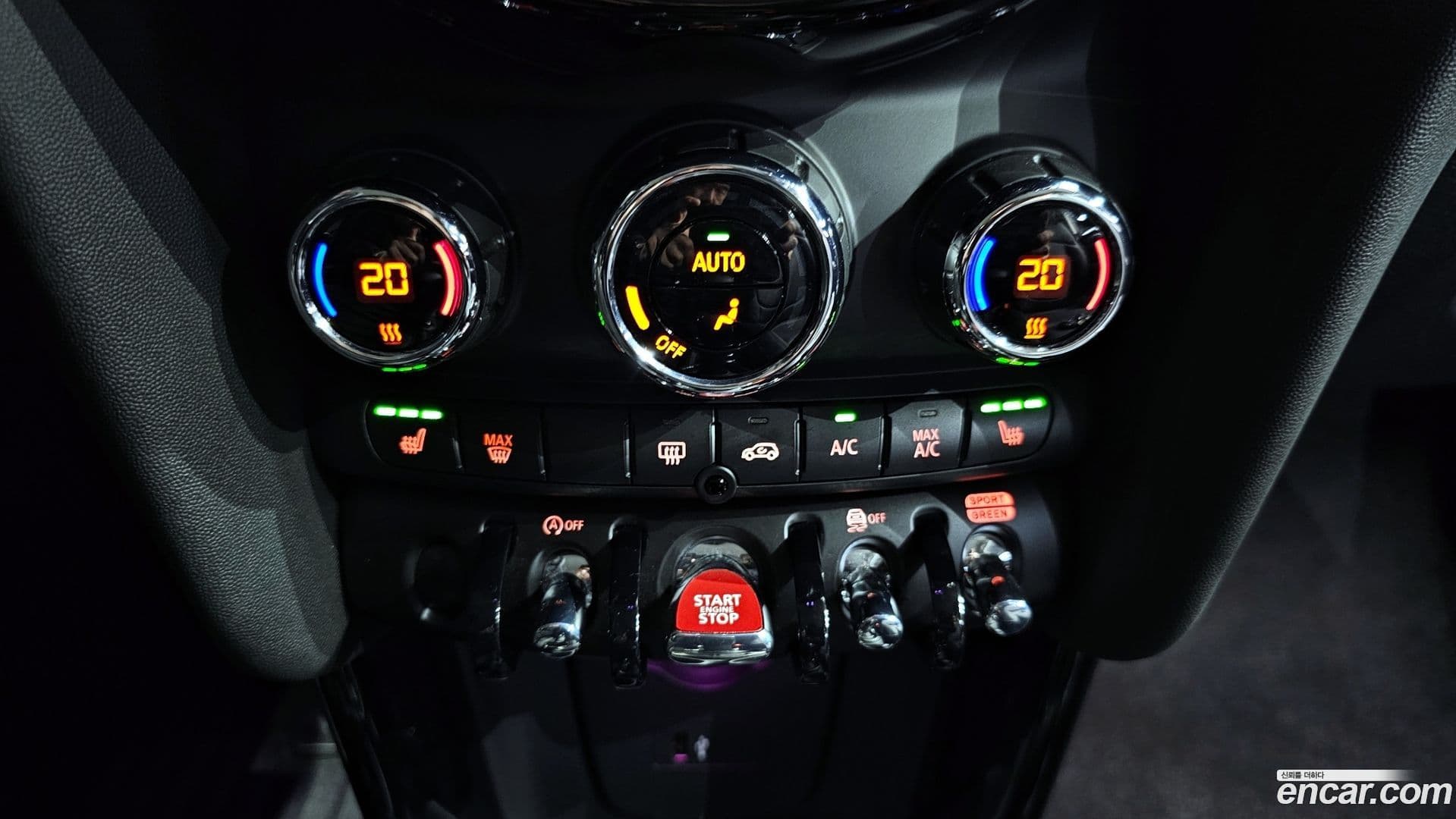 Main__Slider__Photo:Cooper Mini 2023.10-17