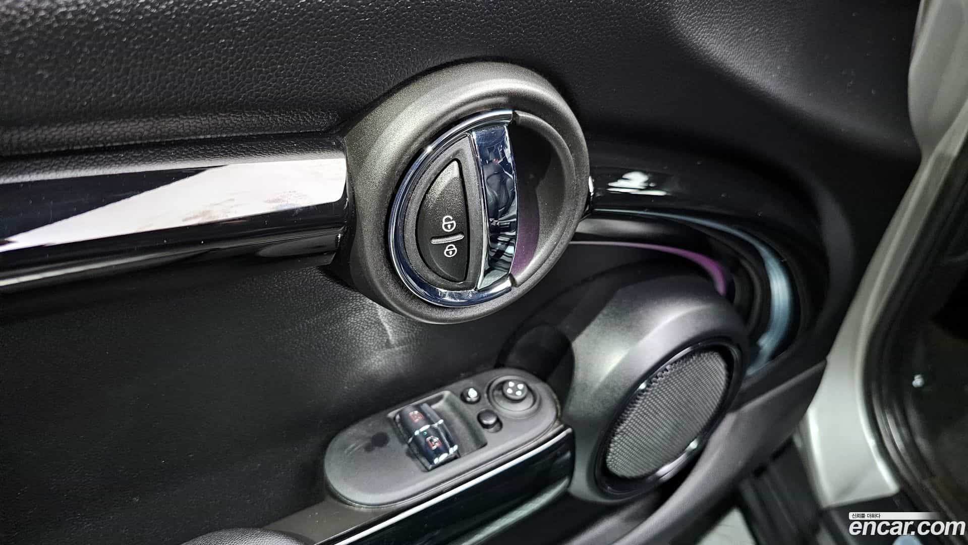 Cooper Mini 2023.10-OPTION-023