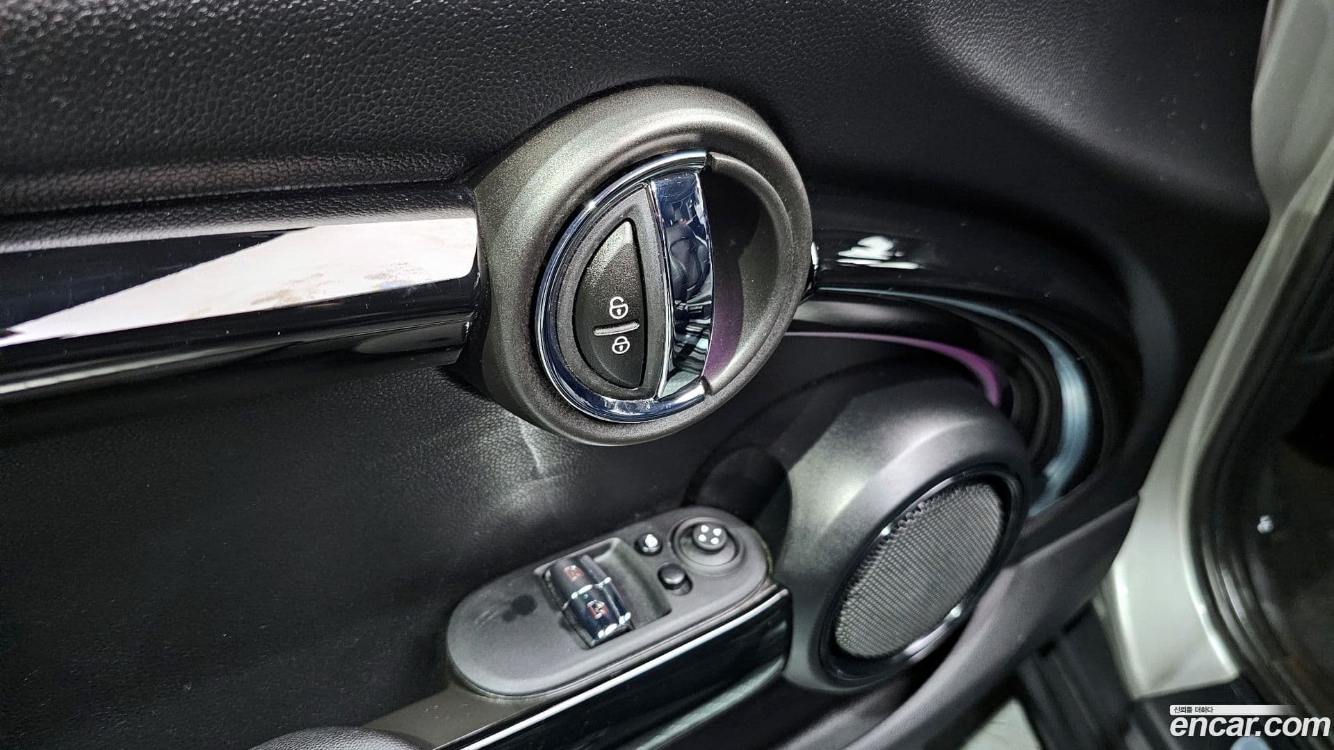 Main__Slider__Photo:Cooper Mini 2023.10-18