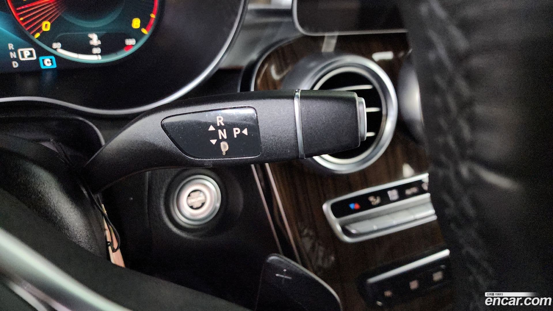 Main__Slider__Photo:GLC-Class Mercedes-Benz 2020.5-8