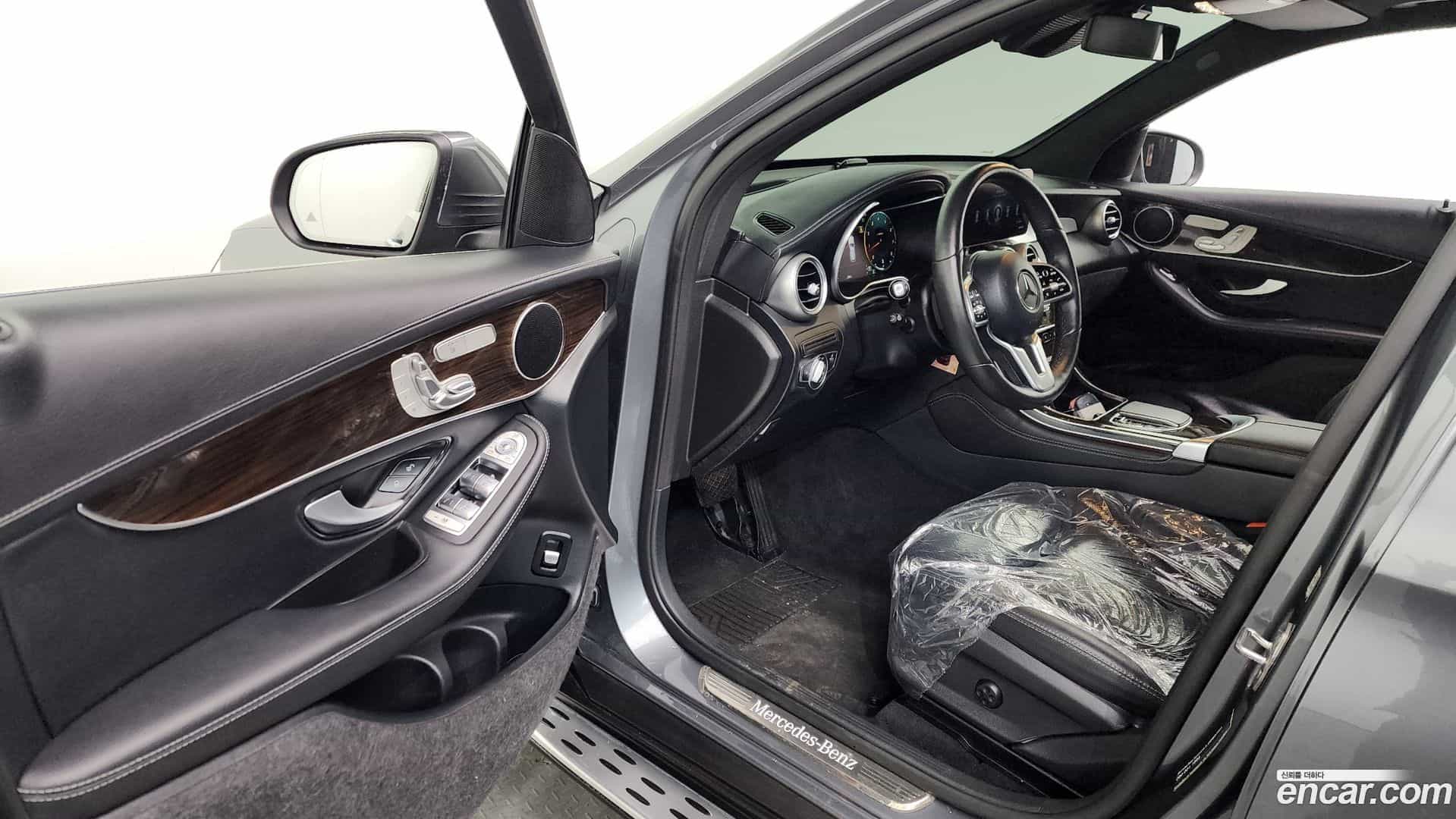 GLC-Class Mercedes-Benz 2020.5-INNER-010