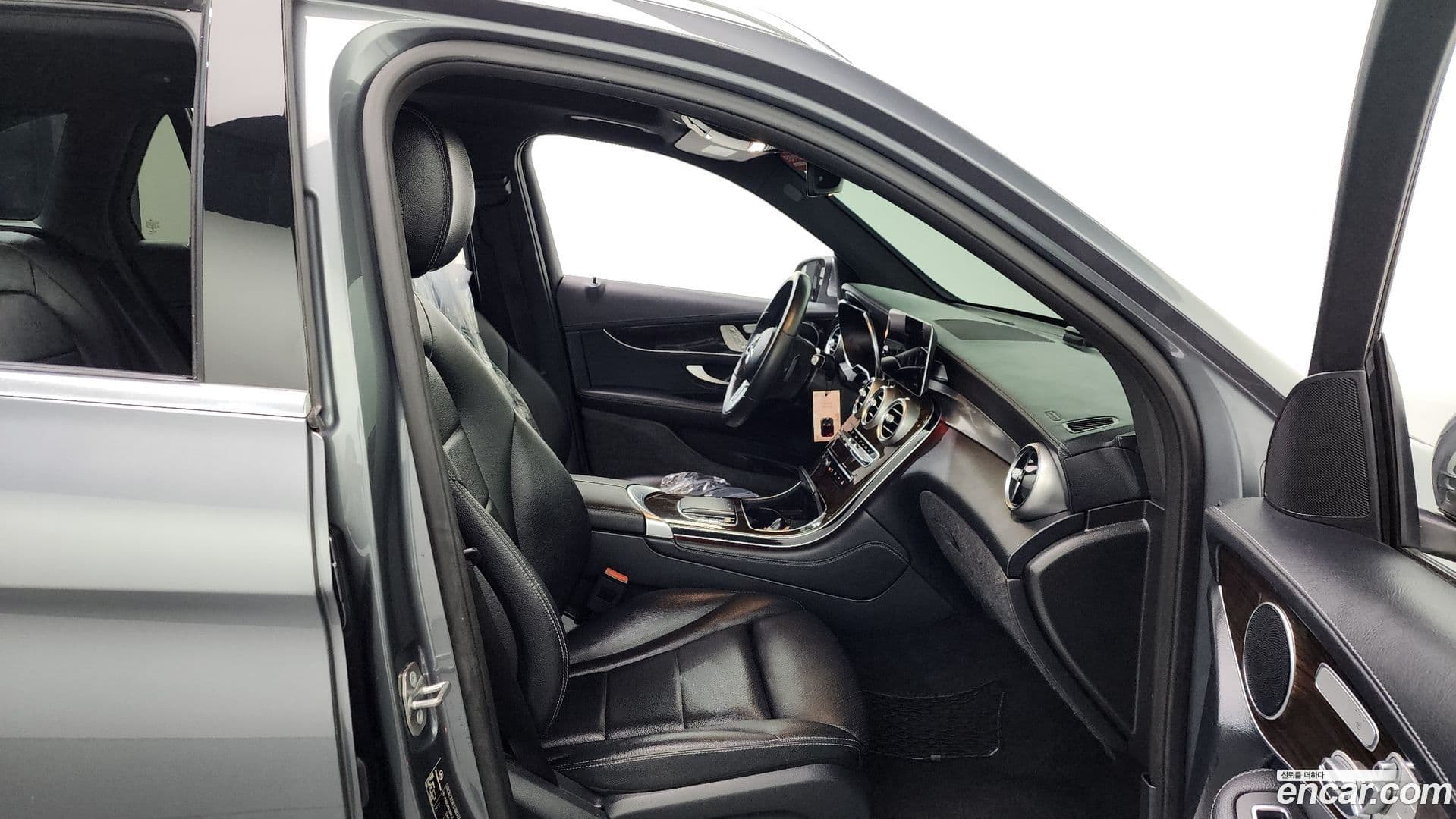 Main__Slider__Photo:GLC-Class Mercedes-Benz 2020.5-10