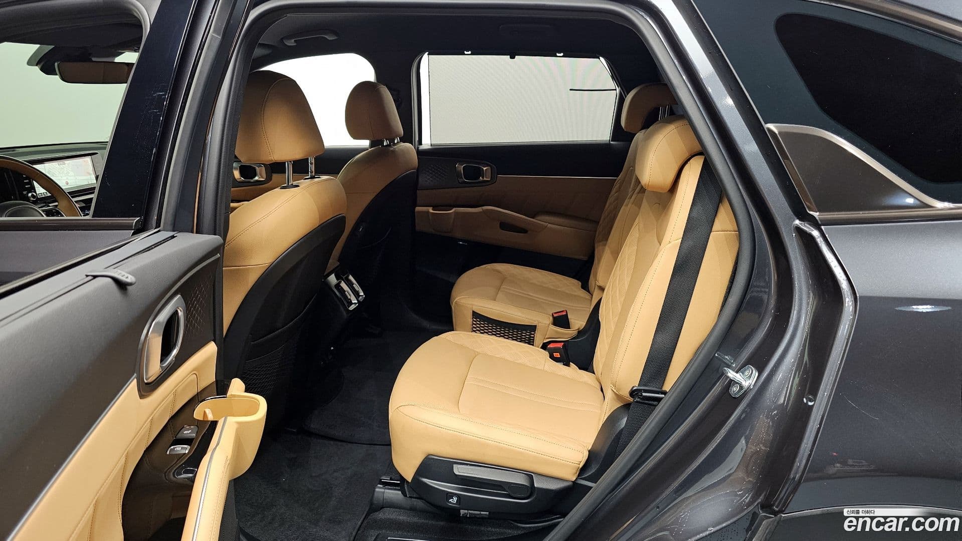 Main__Slider__Photo:Sorento Kia 2022.1-11