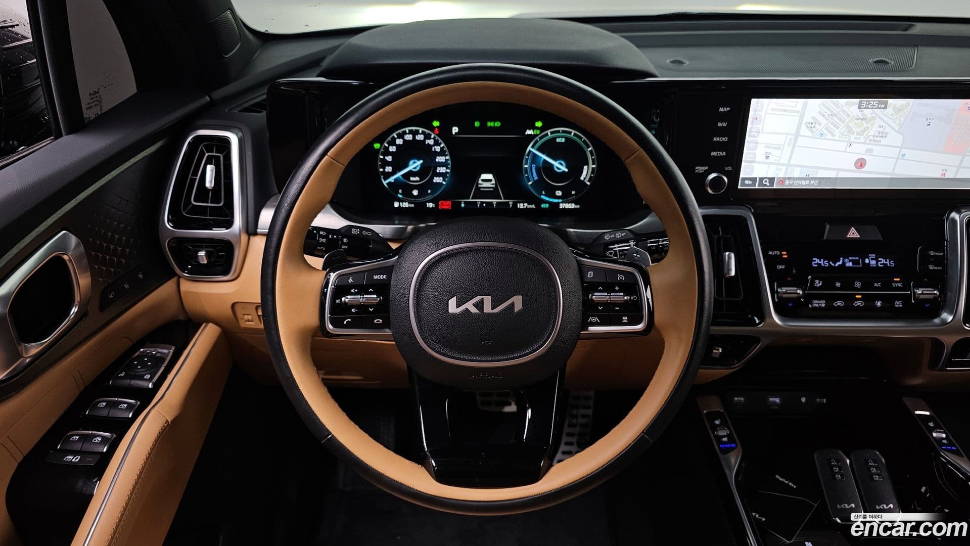 Main__Slider__Photo:Sorento Kia 2022.1-12