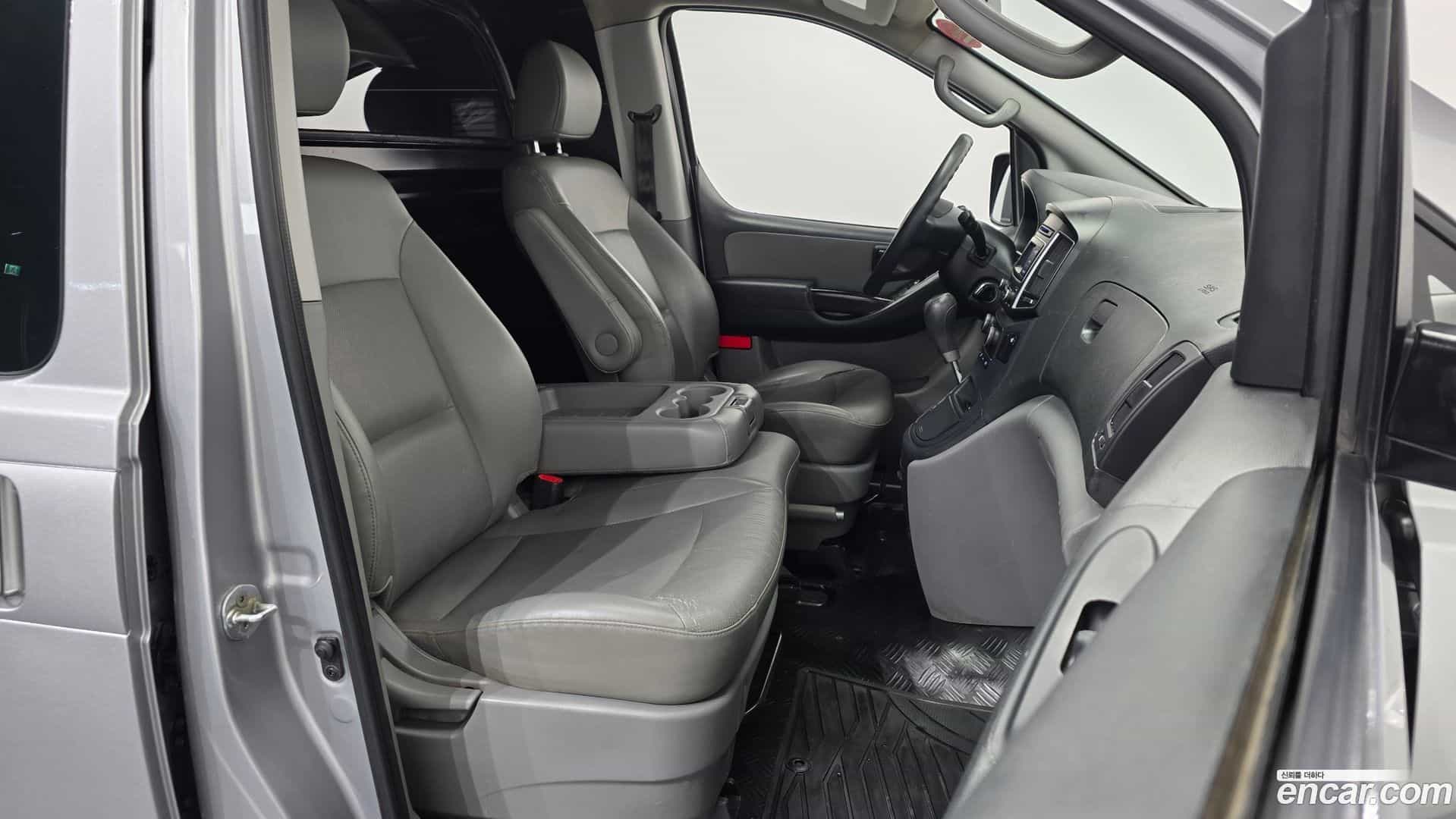 Starex Hyundai 2016.9-OPTION-015