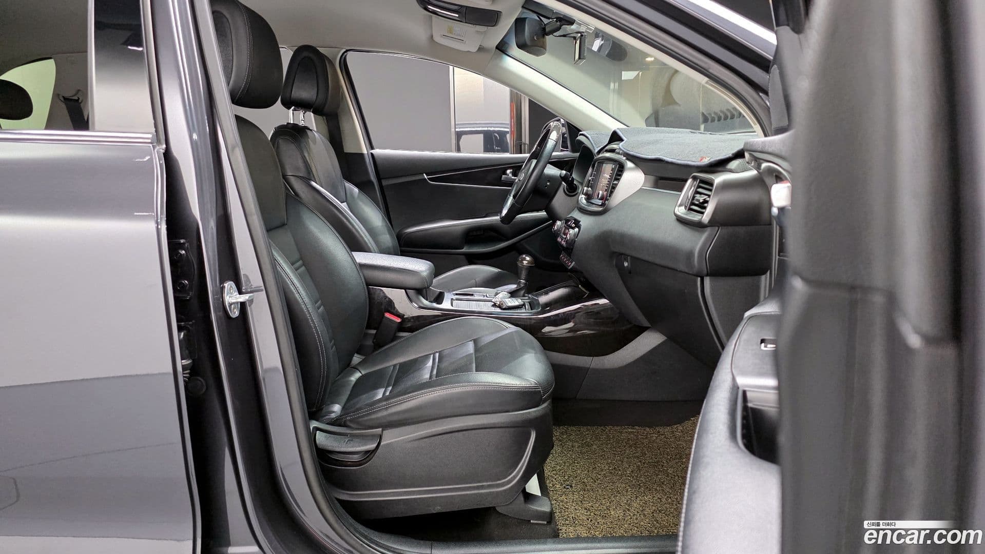 Main__Slider__Photo:Sorento Kia 2016.11-9