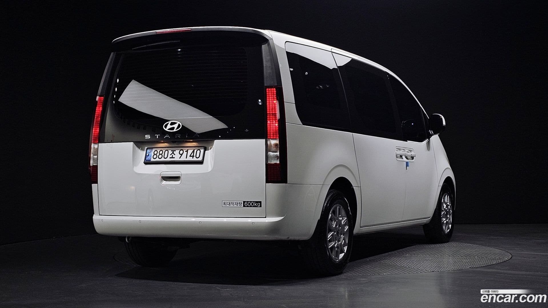 Main__Slider__Photo:Staria Hyundai 2025.8-1