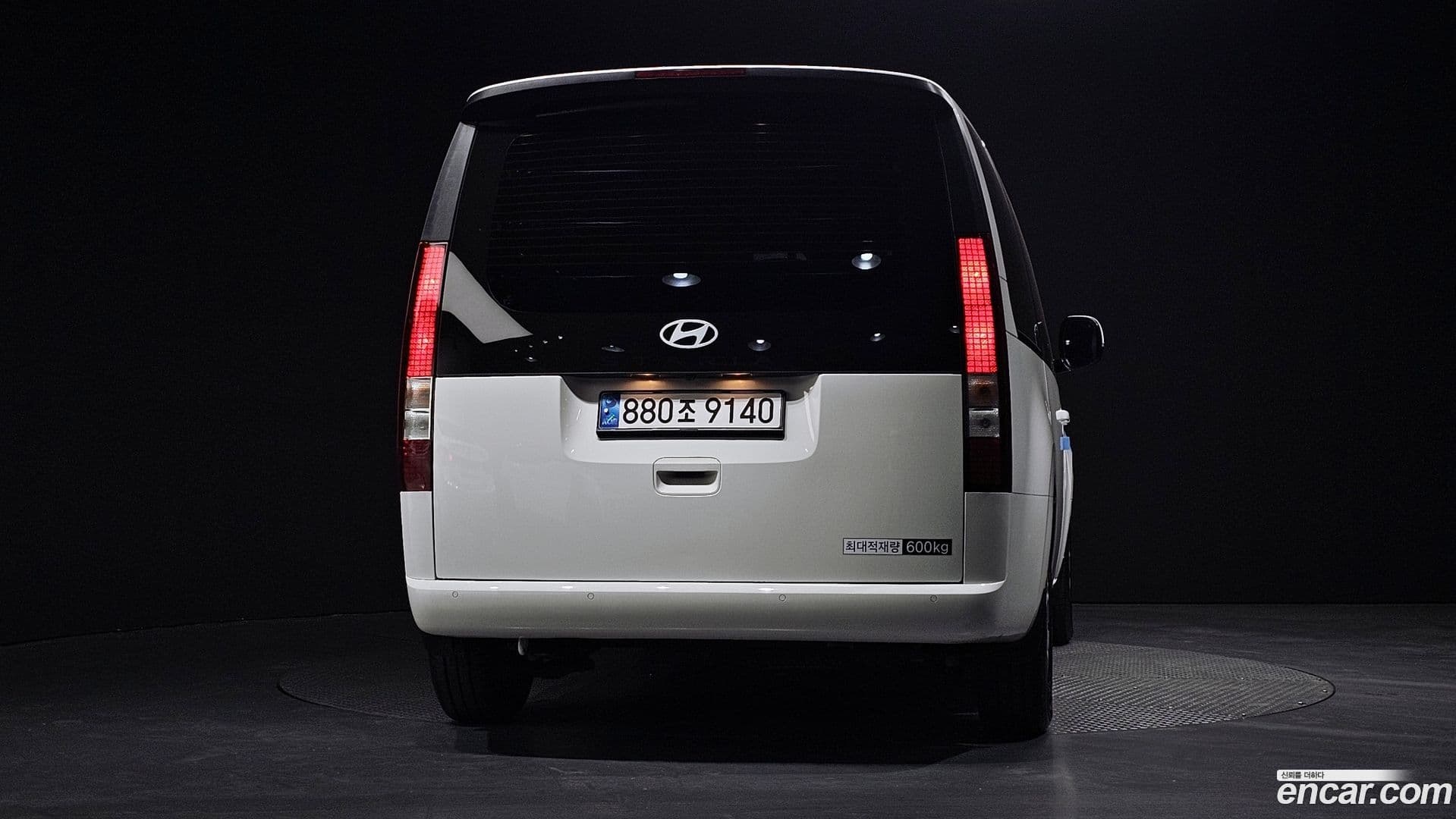 Main__Slider__Photo:Staria Hyundai 2025.8-3