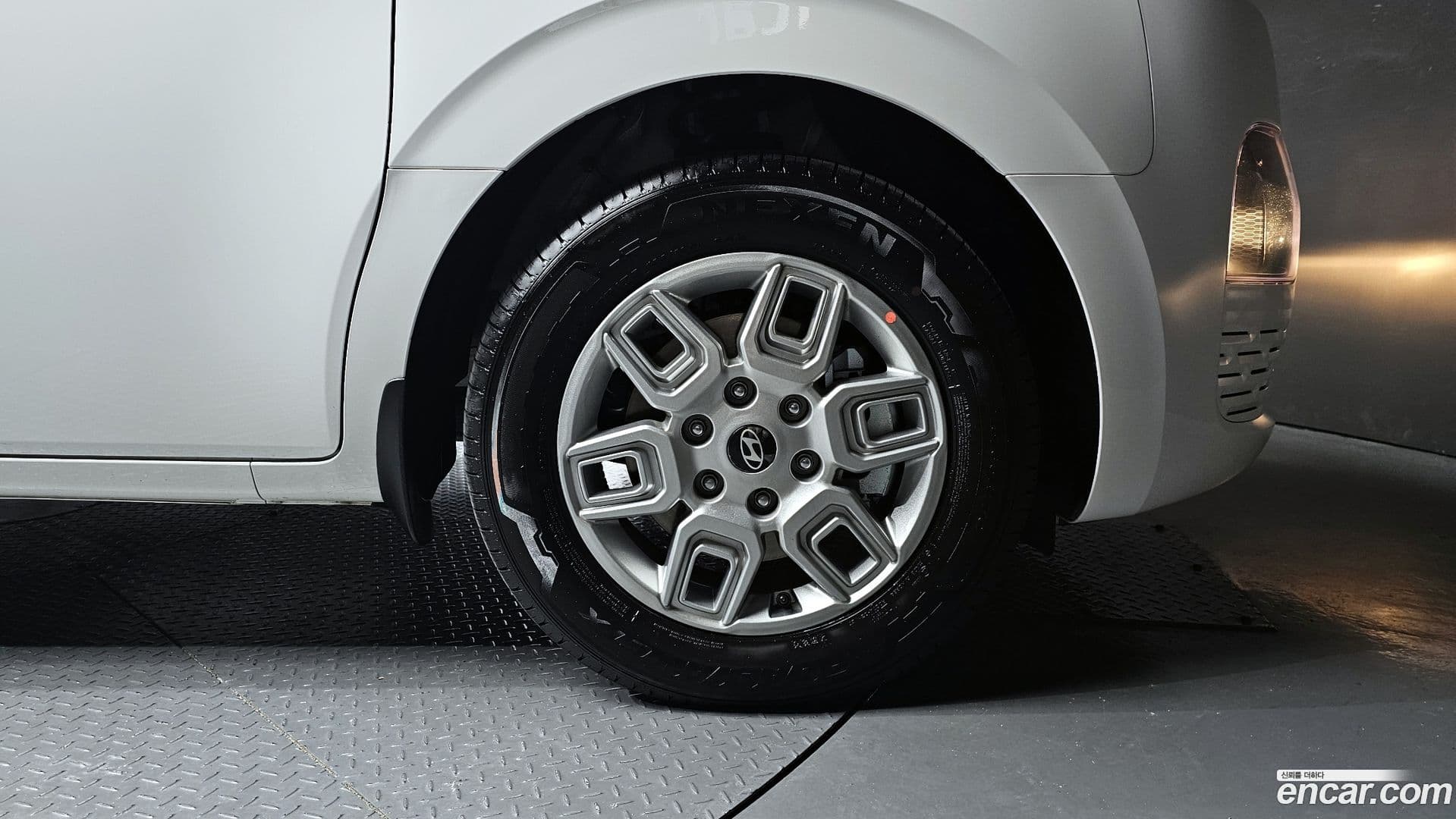 Main__Slider__Photo:Staria Hyundai 2025.8-4