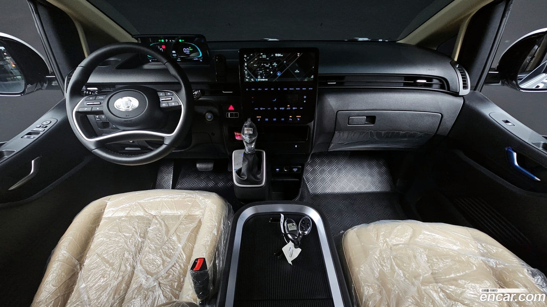 Main__Slider__Photo:Staria Hyundai 2025.8-6