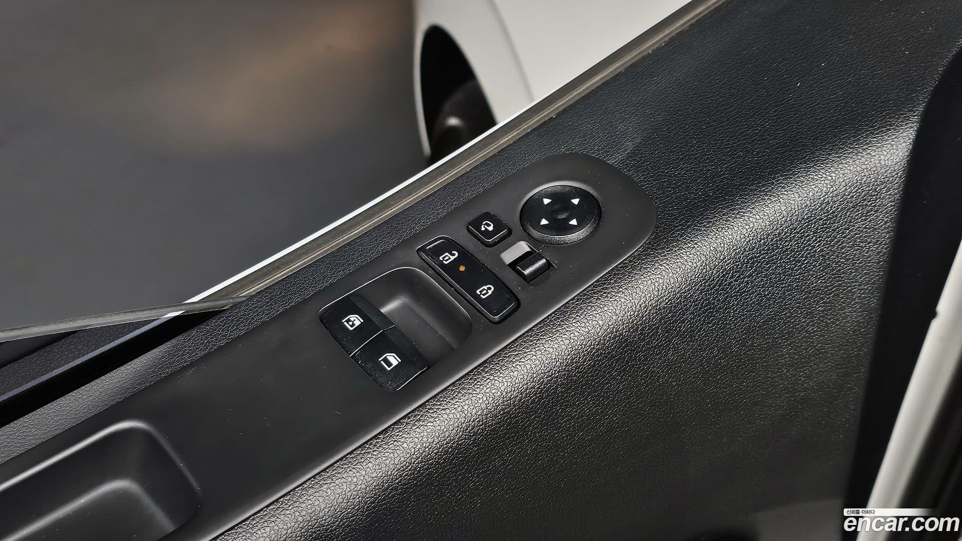 Main__Slider__Photo:Staria Hyundai 2025.8-16