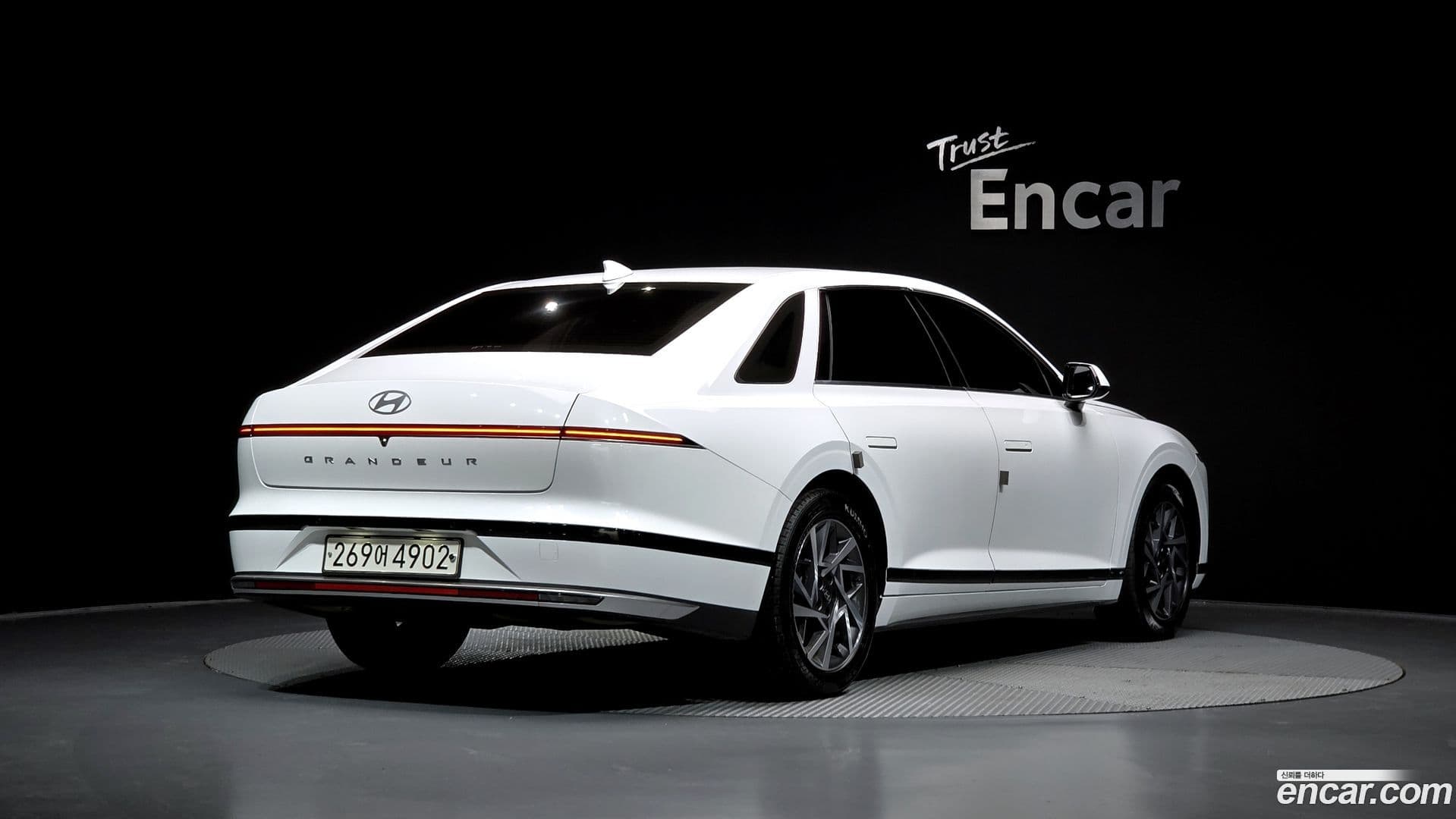 Main__Slider__Photo:Grandeur Hyundai 2023.5-1