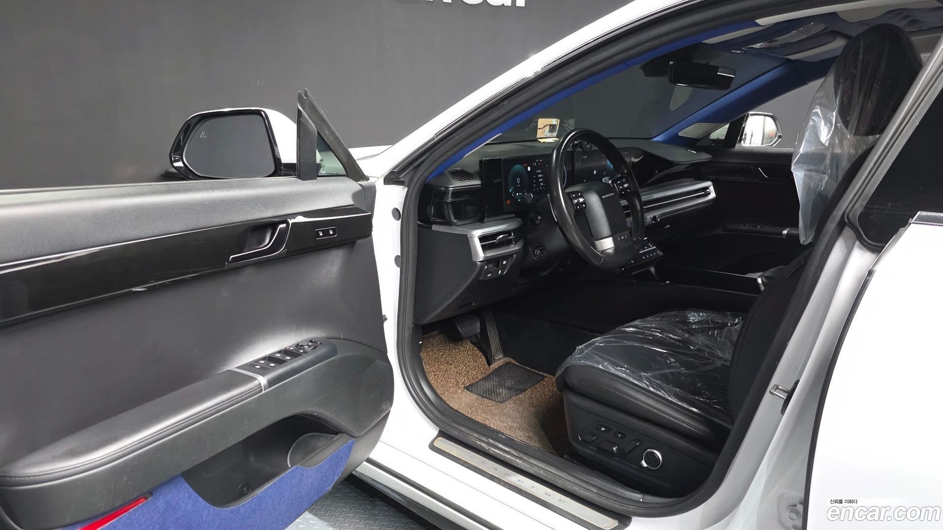 Main__Slider__Photo:Grandeur Hyundai 2023.5-9