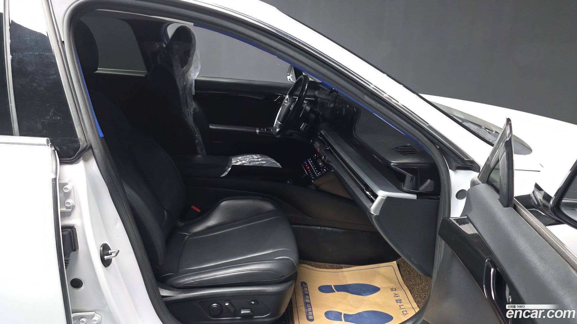 Main__Slider__Photo:Grandeur Hyundai 2023.5-10