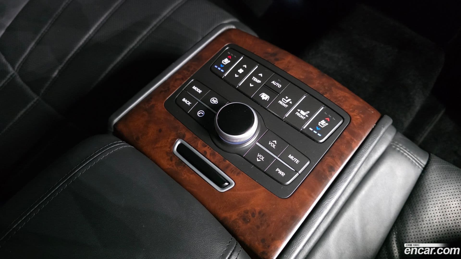 Main__Slider__Photo:Equus Hyundai 2012.9-18