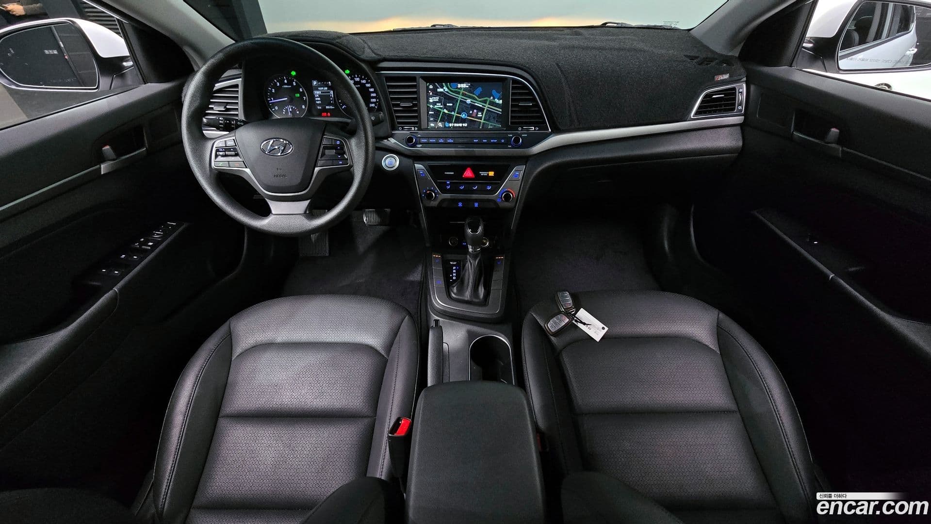 Main__Slider__Photo:AVANTE Hyundai 2018.6-6