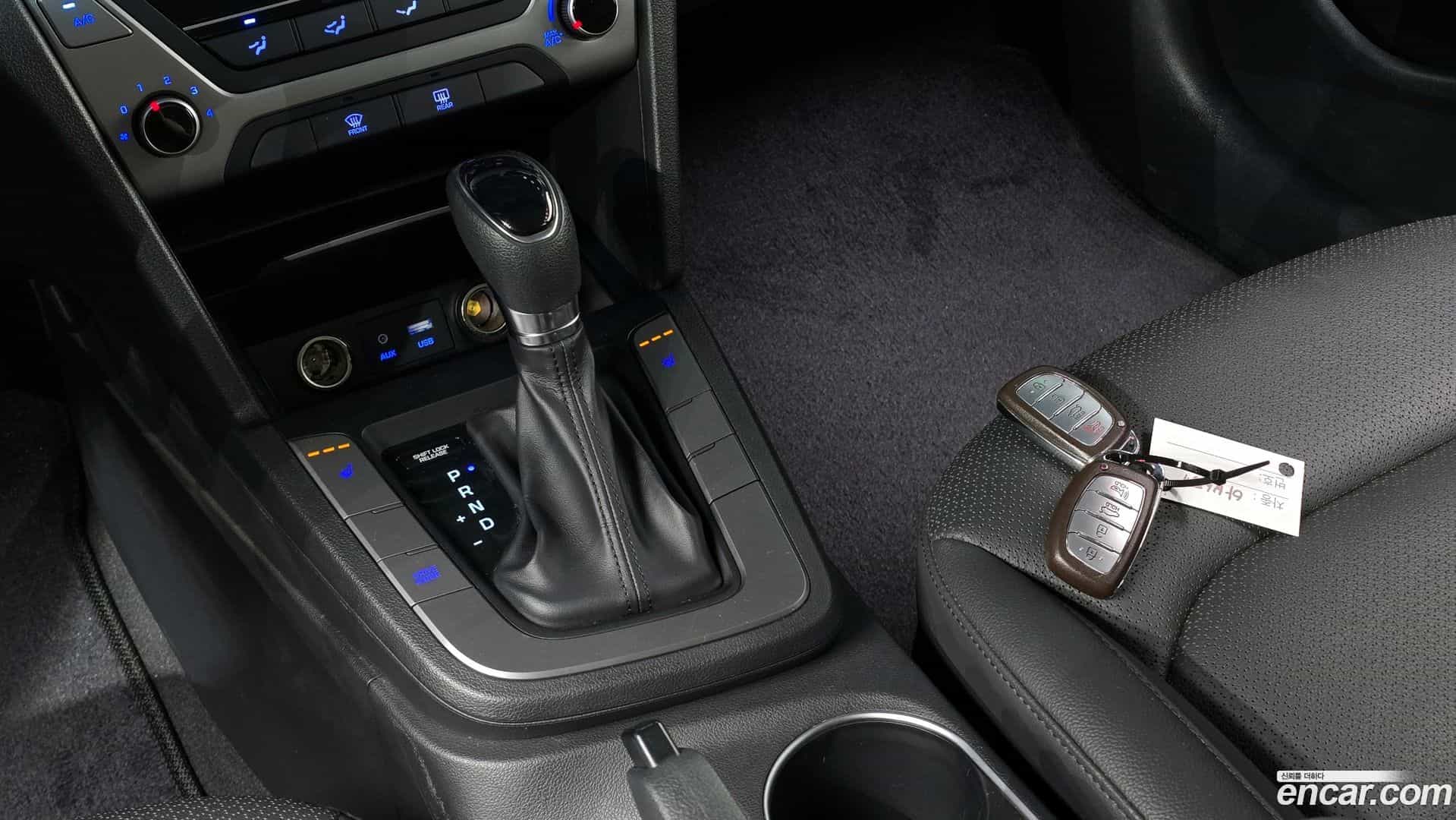 AVANTE Hyundai 2018.6-INNER-009