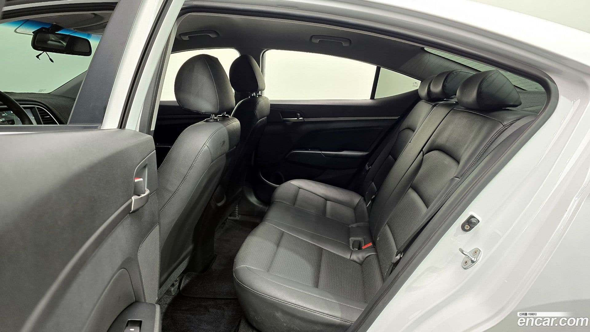 Main__Slider__Photo:AVANTE Hyundai 2018.6-11