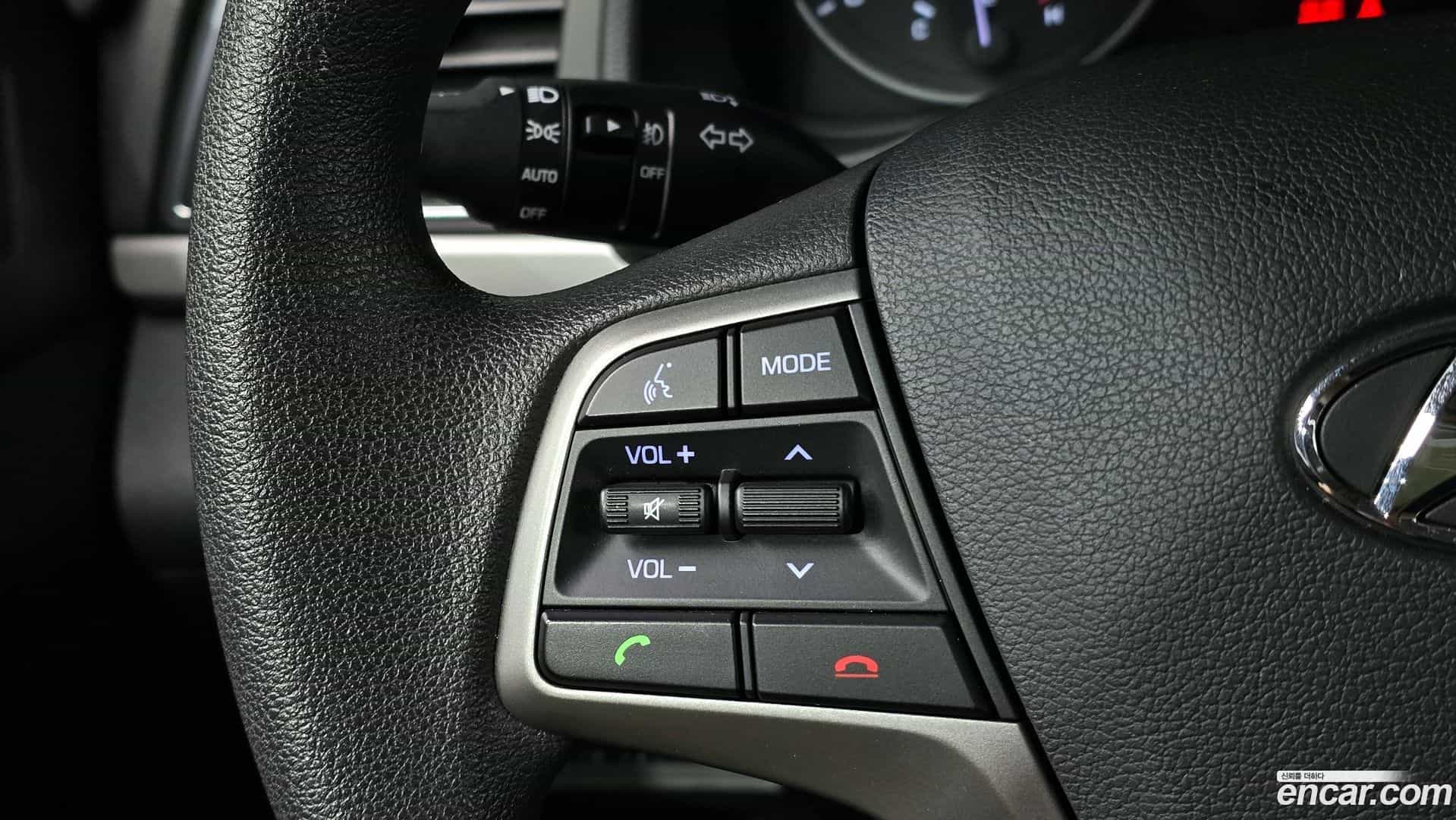 AVANTE Hyundai 2018.6-OPTION-019