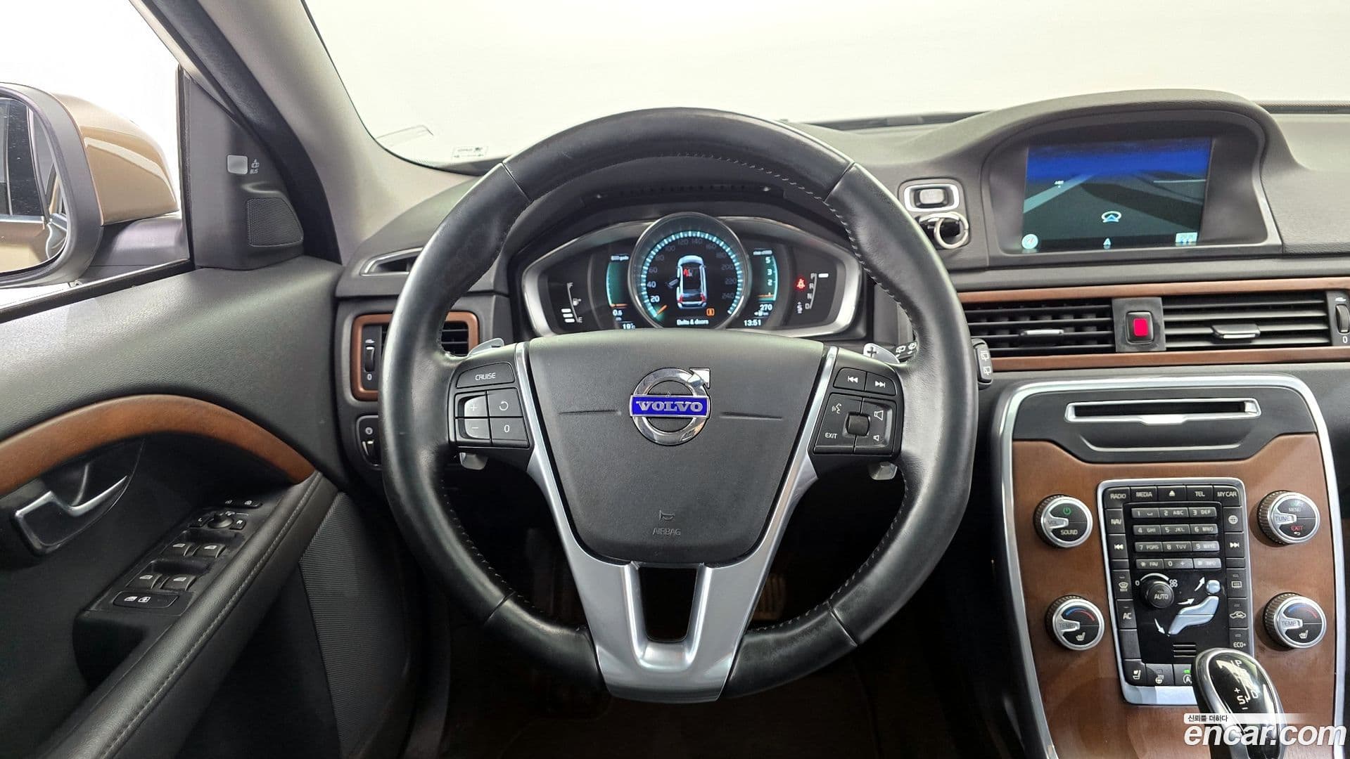 Main__Slider__Photo:XC70 Volvo 2016.3-12