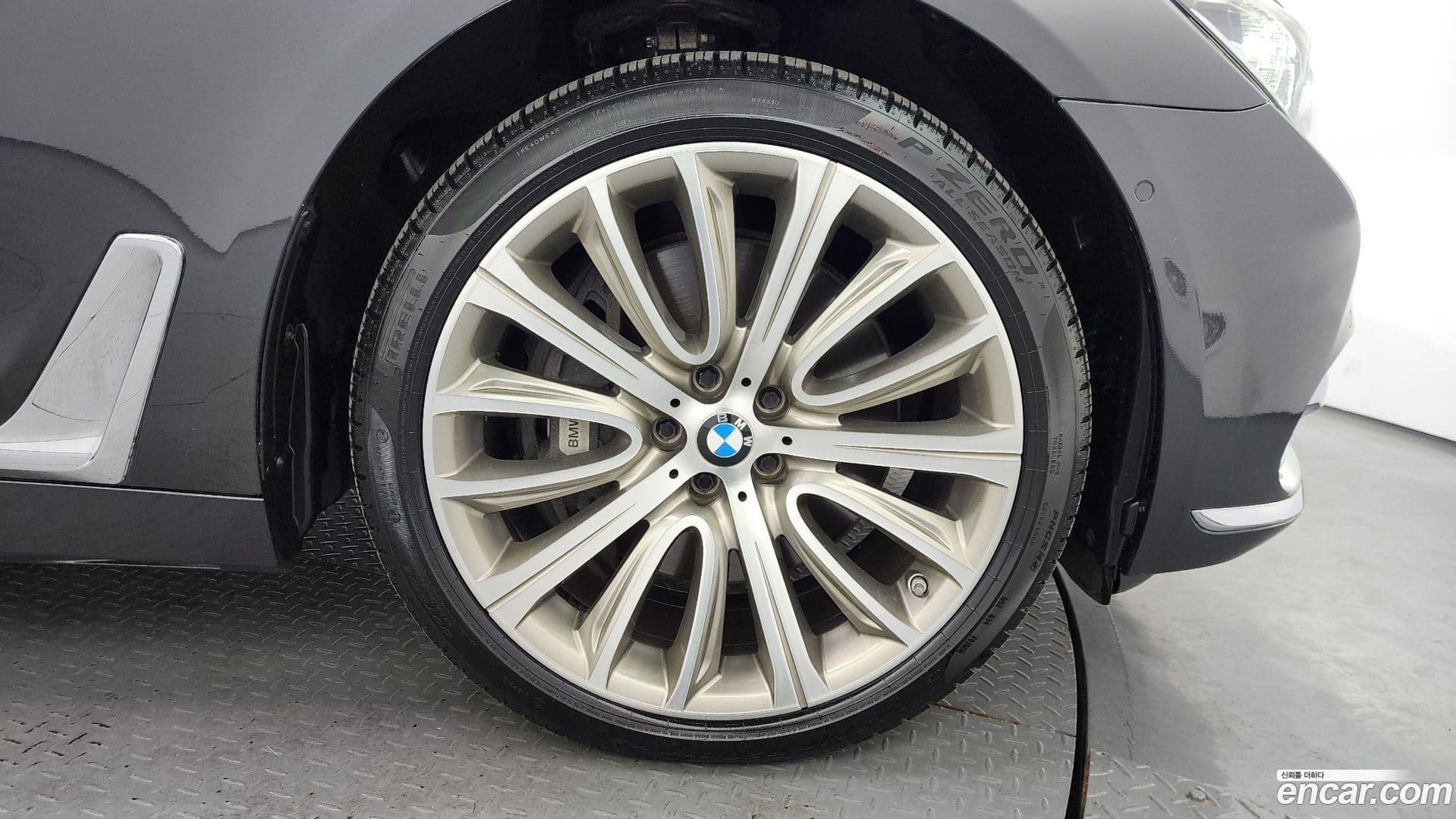 Main__Slider__Photo:7-Series BMW 2016.11-4