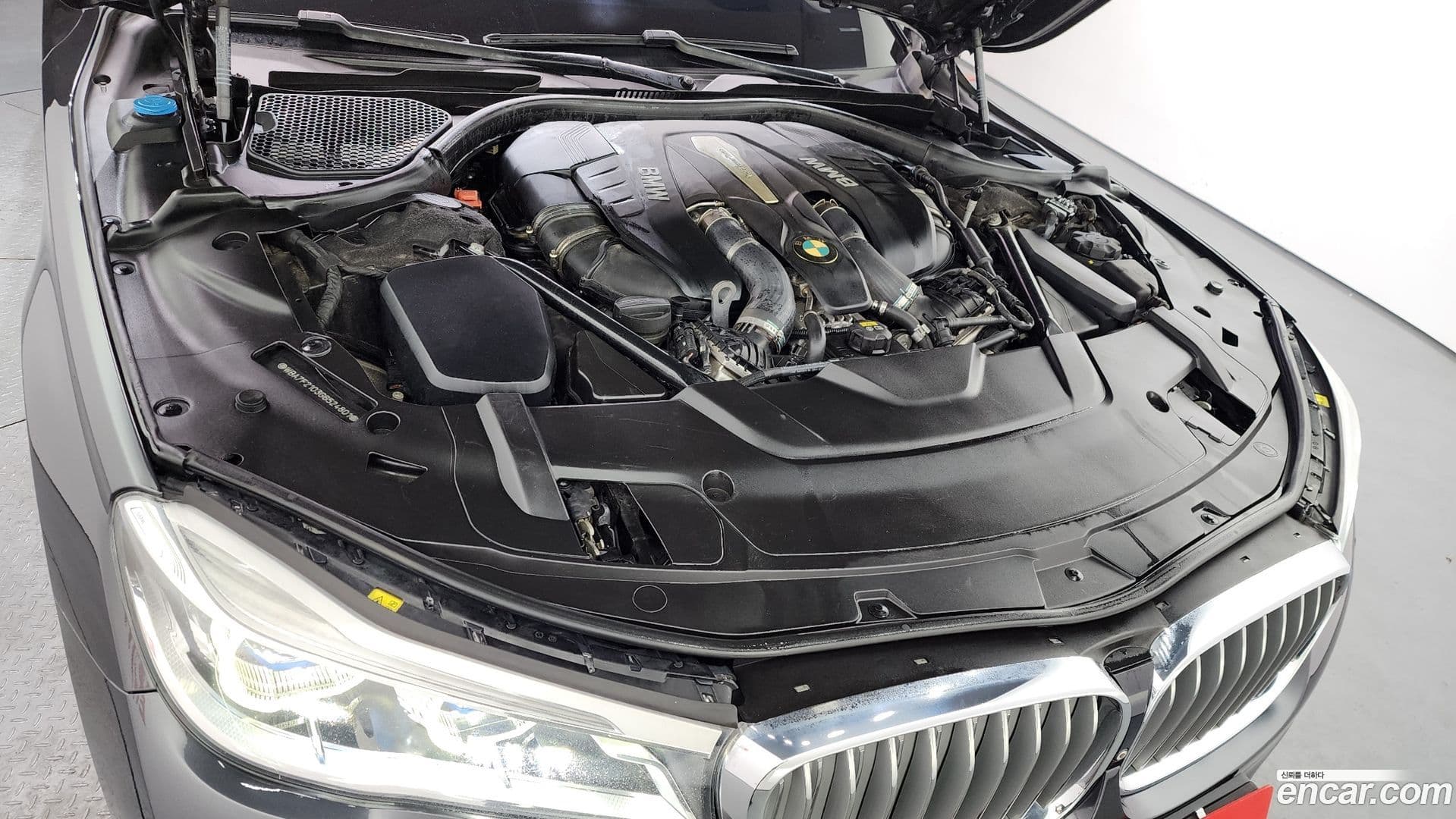 Main__Slider__Photo:7-Series BMW 2016.11-5