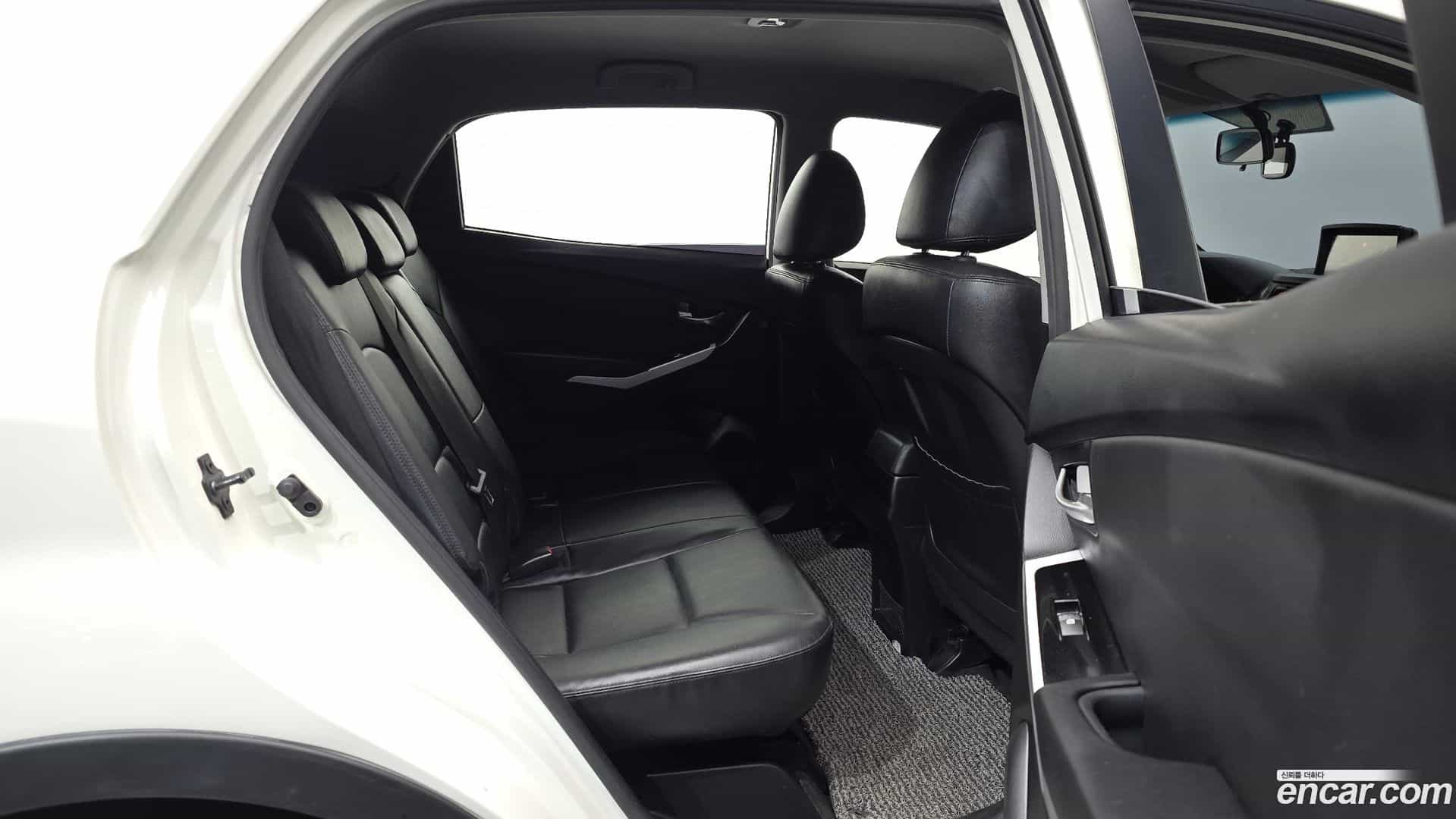 KORANDO KG_Mobility_Ssangyong 2015.1-OPTION-016