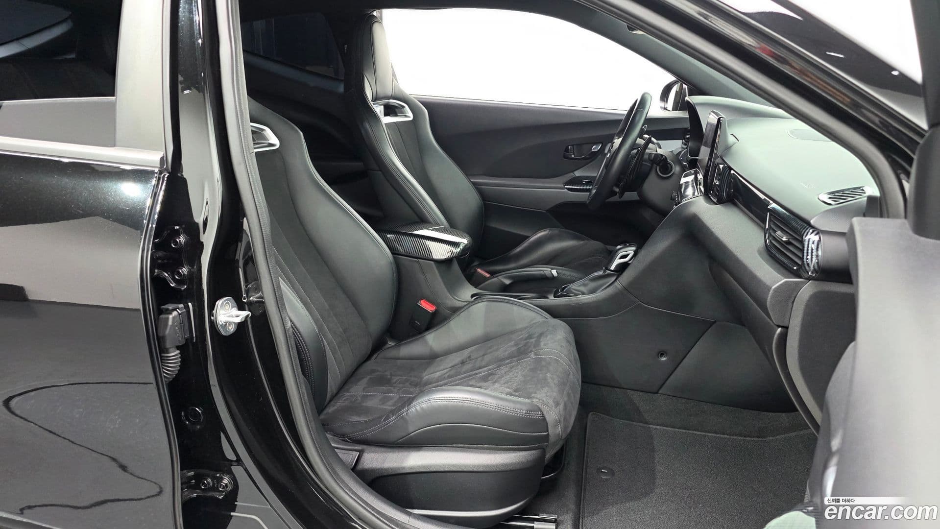 Main__Slider__Photo:Veloster Hyundai 2021.2-9