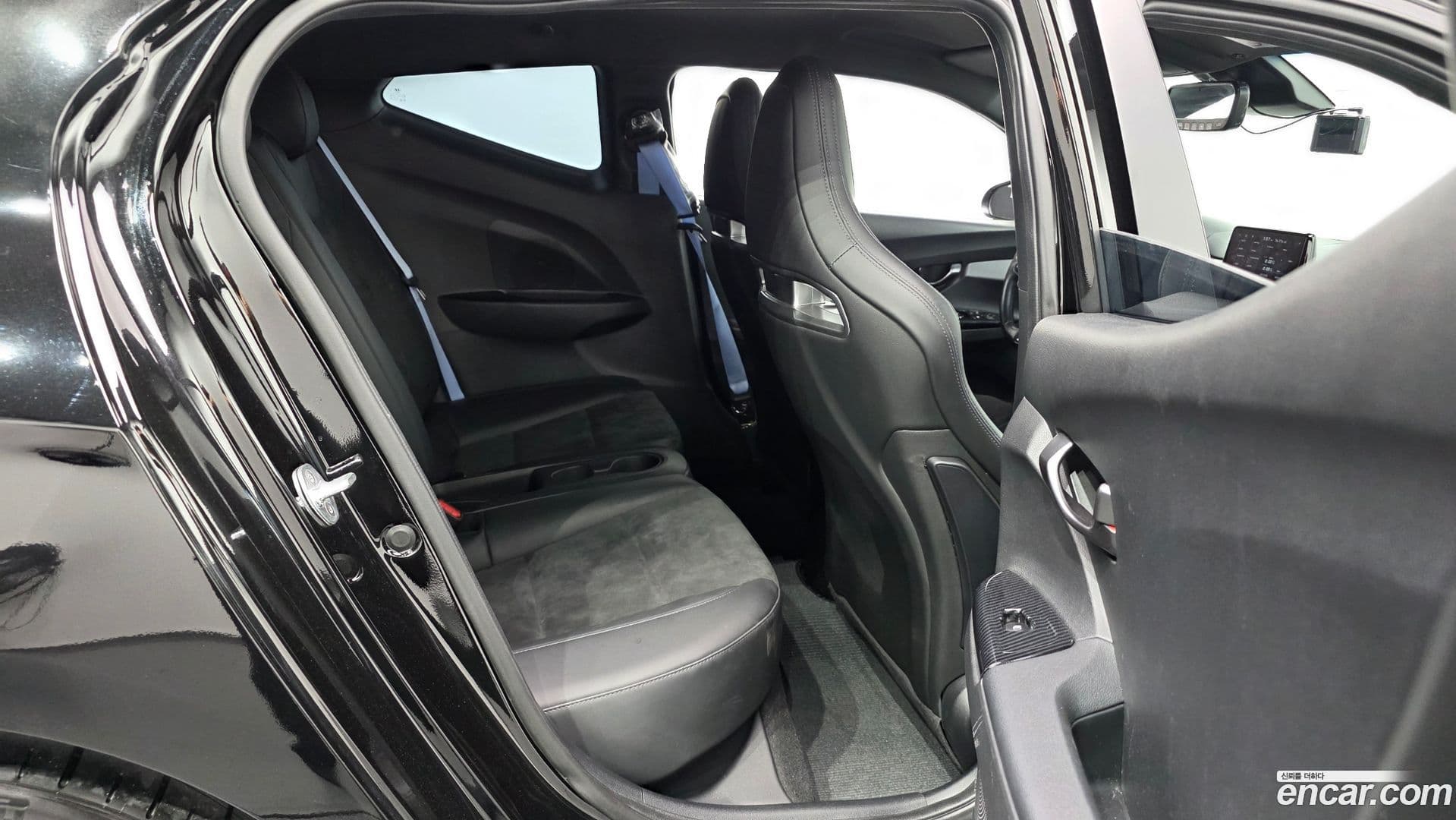 Main__Slider__Photo:Veloster Hyundai 2021.2-11