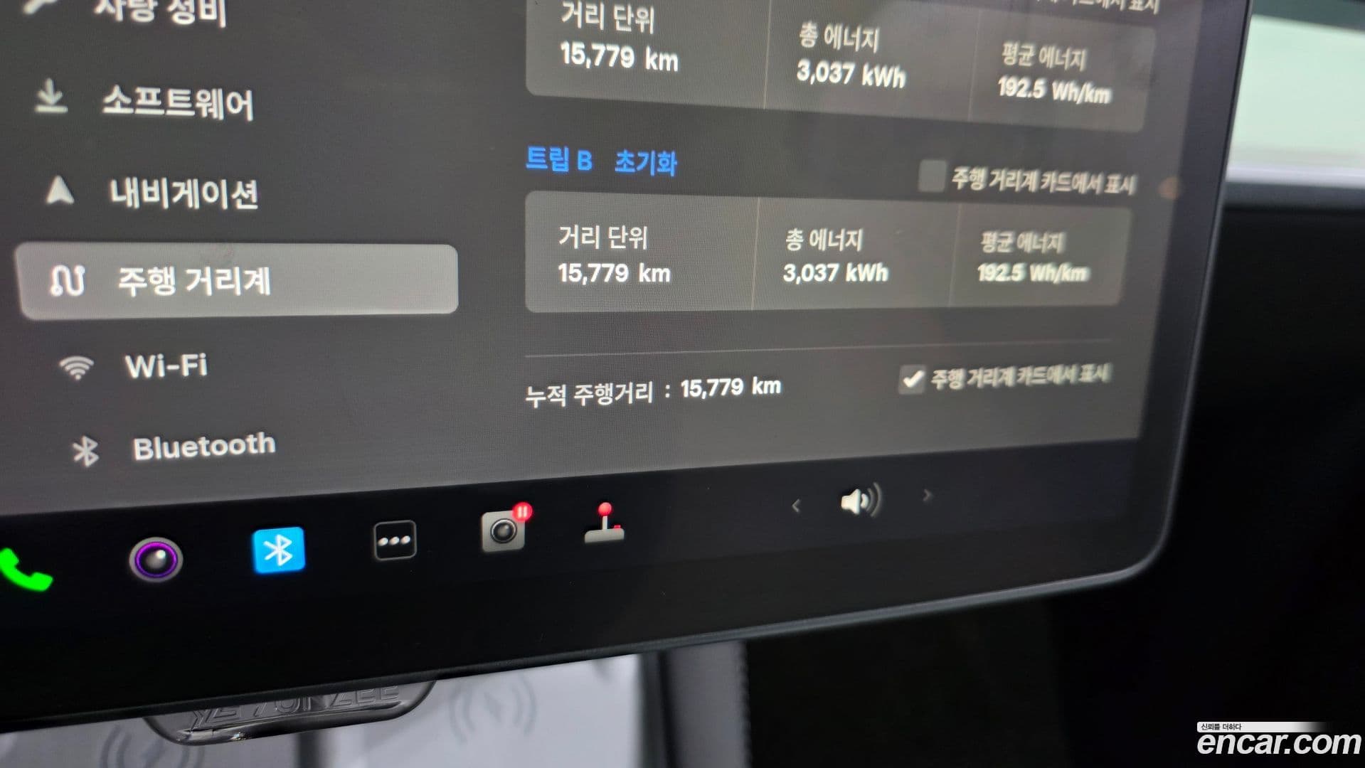 Main__Slider__Photo:Model Y Tesla 2024.10-7