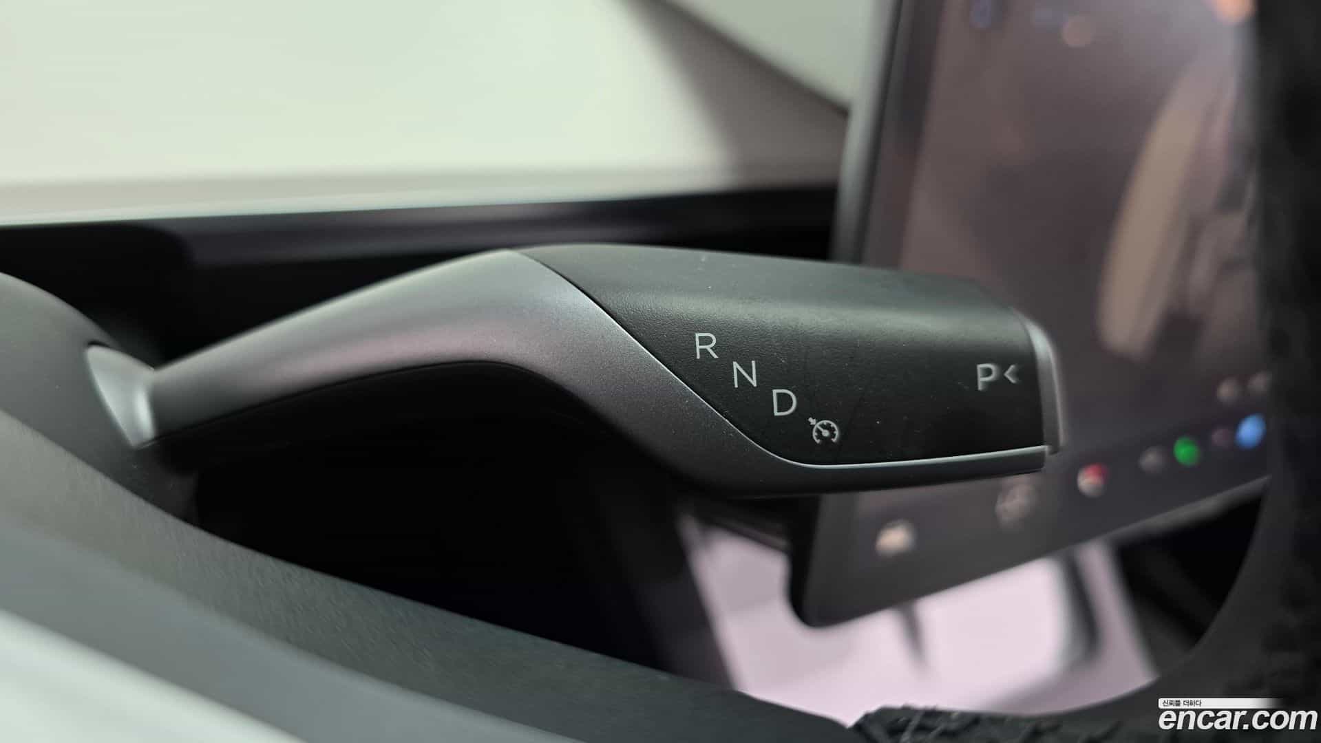 Model Y Tesla 2024.10-INNER-009