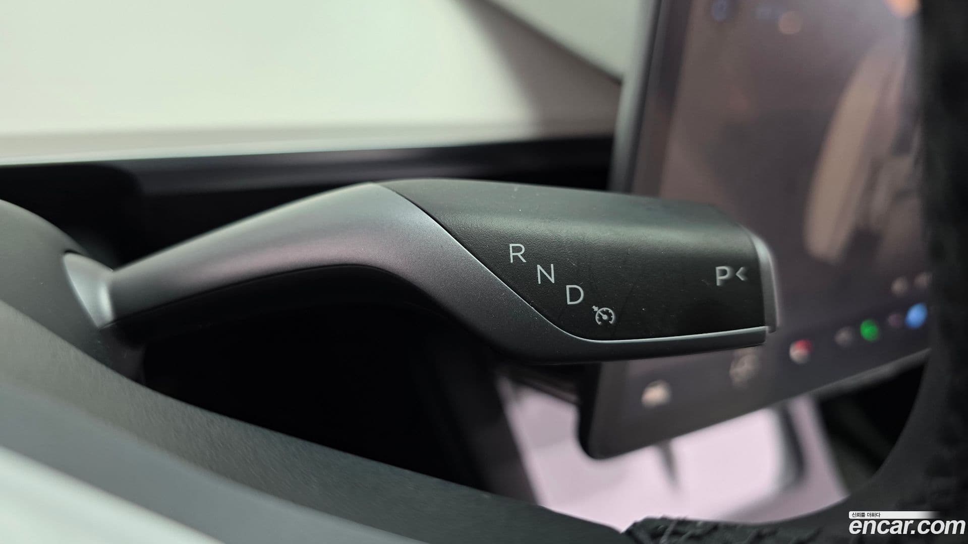 Main__Slider__Photo:Model Y Tesla 2024.10-8