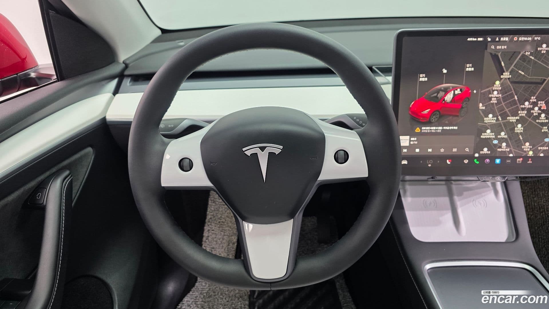 Main__Slider__Photo:Model Y Tesla 2024.10-12
