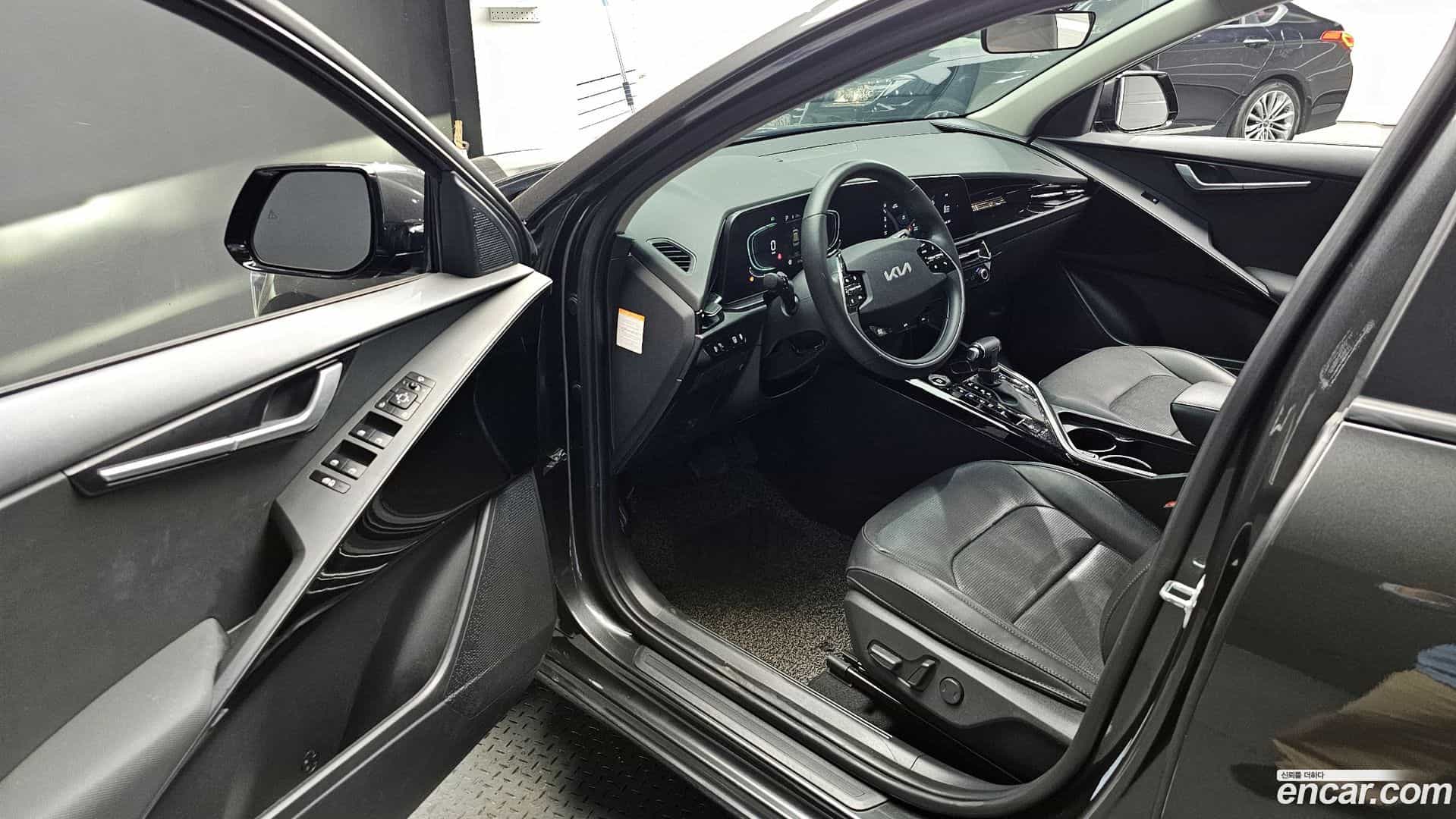 Niro Kia 2022.3-INNER-010