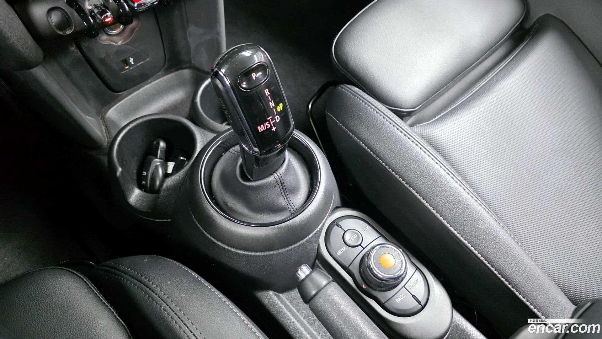 Main__Slider__Photo:Cooper Mini 2020.3-8