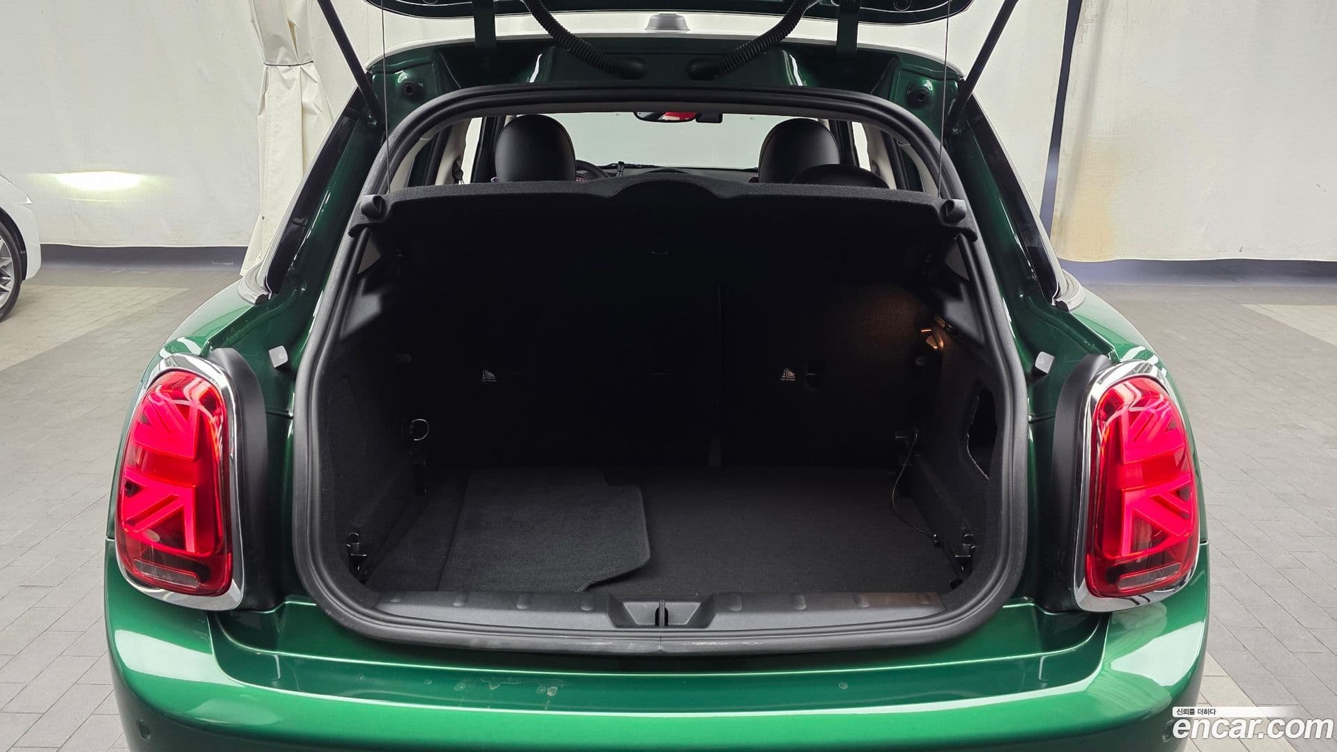 Main__Slider__Photo:Cooper Mini 2020.3-19