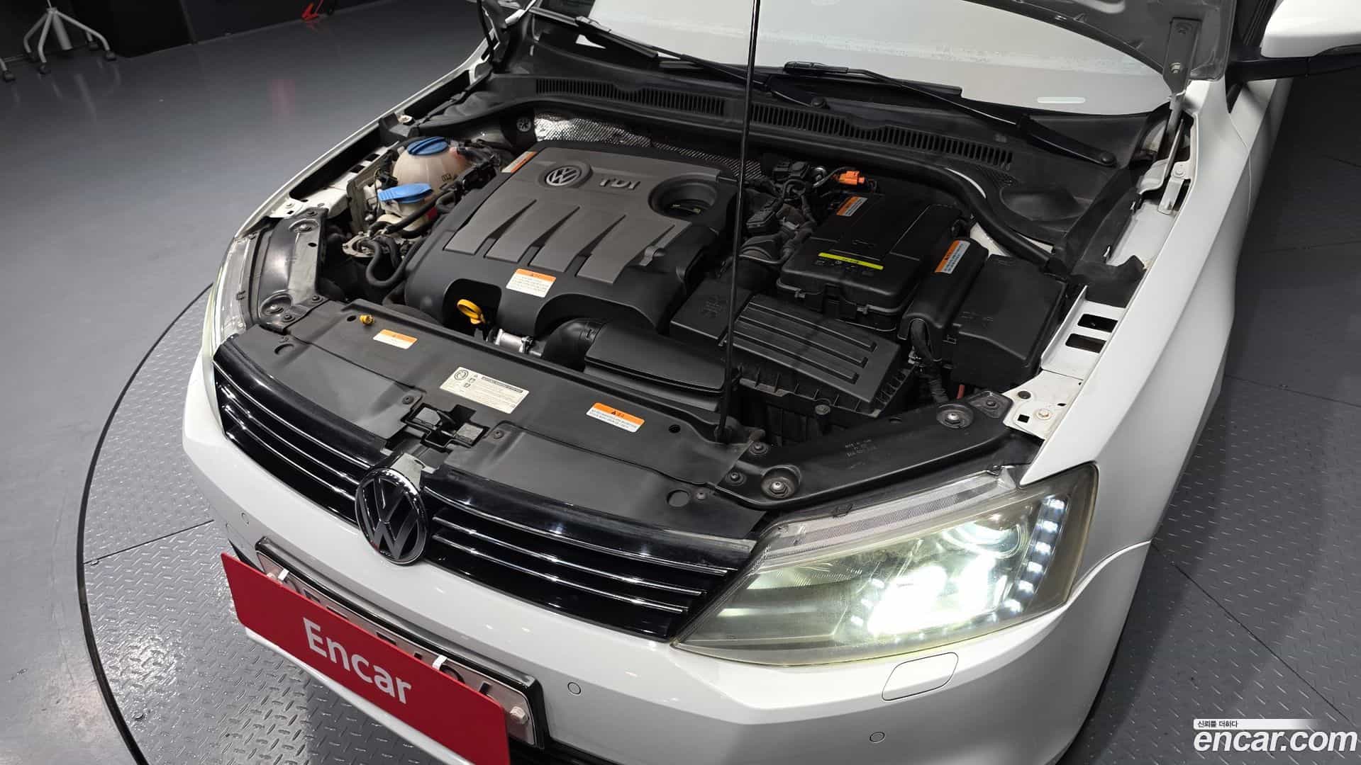 Jetta Volkswagen 2014.3-OUTER-006