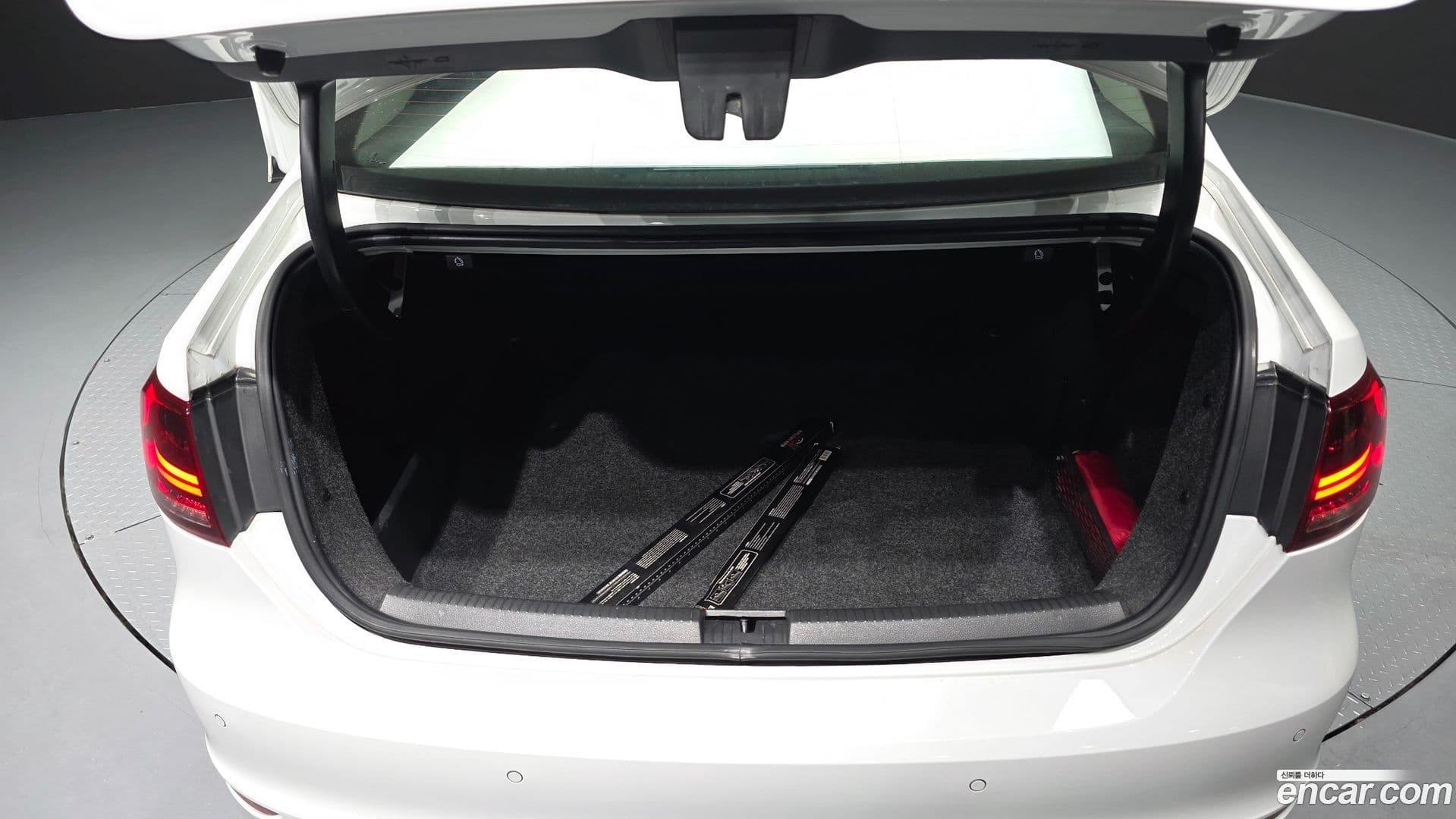 Main__Slider__Photo:Jetta Volkswagen 2014.3-19