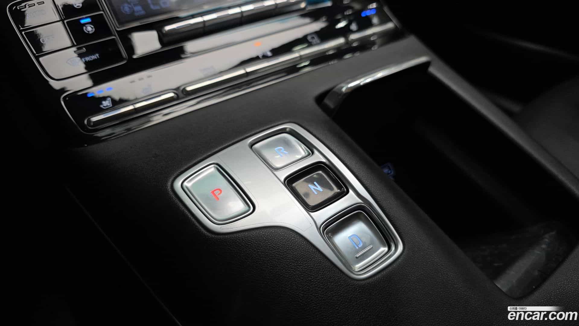 Grandeur Hyundai 2020.1-INNER-009