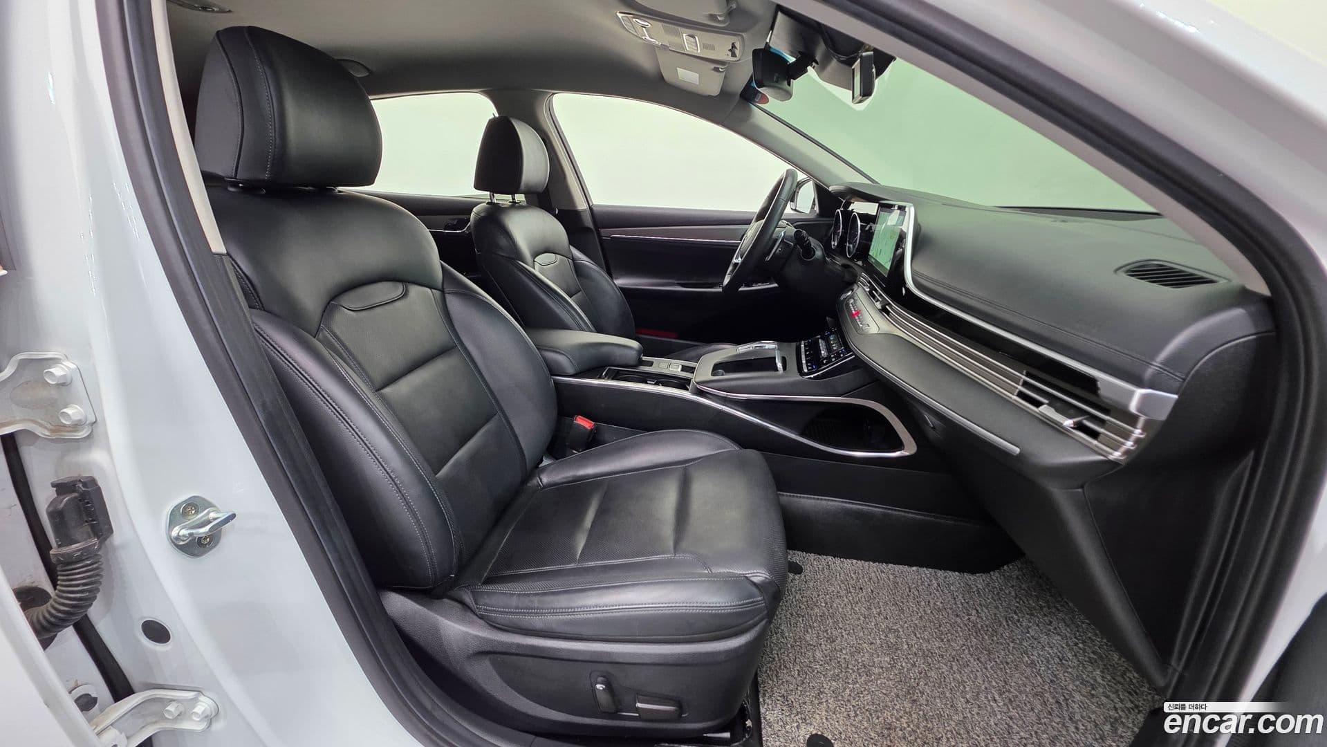 Main__Slider__Photo:Grandeur Hyundai 2020.1-9