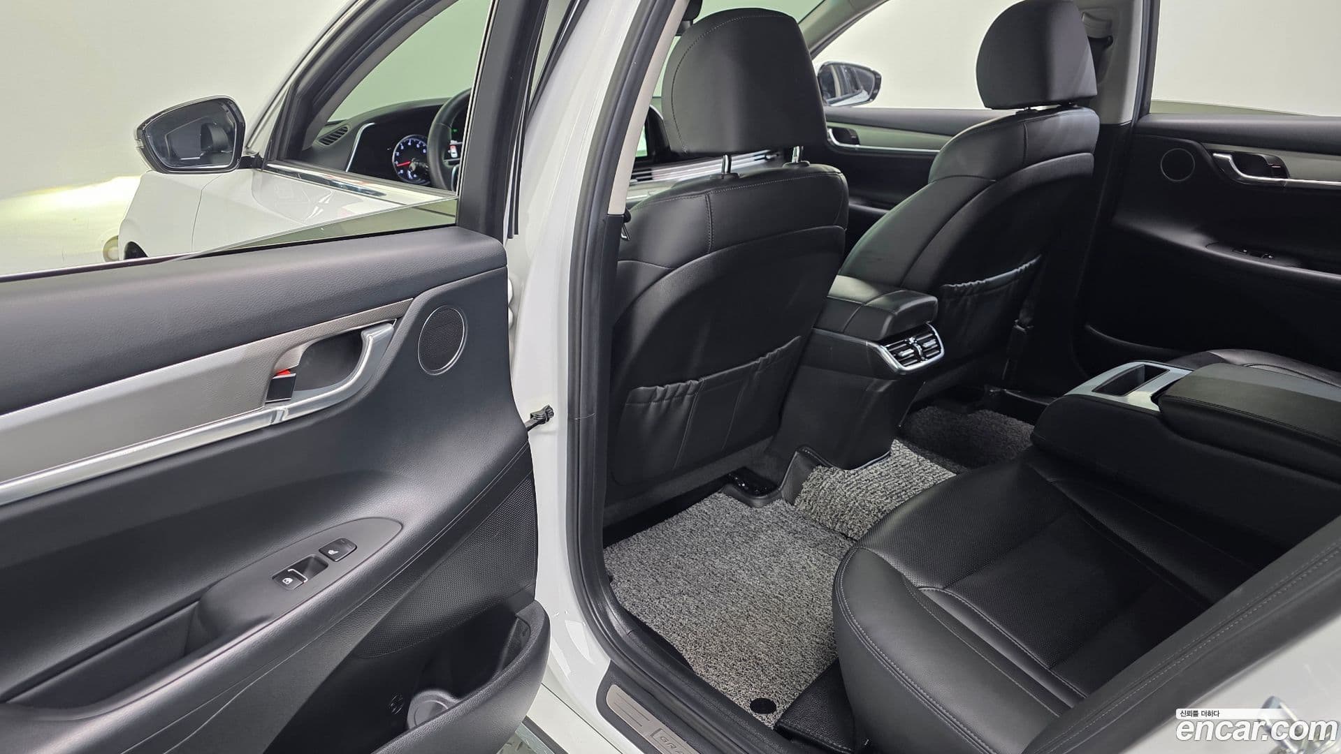 Main__Slider__Photo:Grandeur Hyundai 2020.1-16