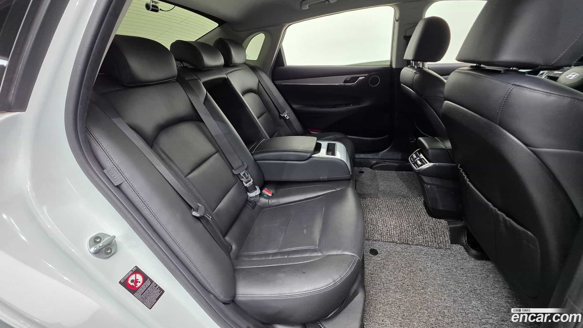 Grandeur Hyundai 2020.1-OPTION-023