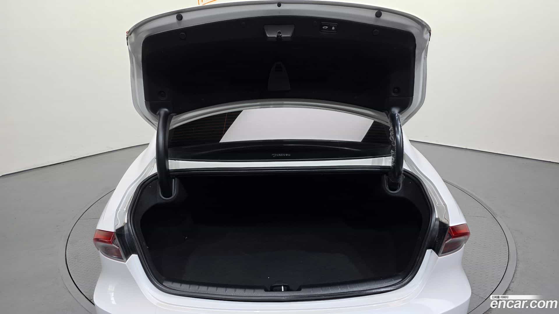 Grandeur Hyundai 2020.1-OPTION-024