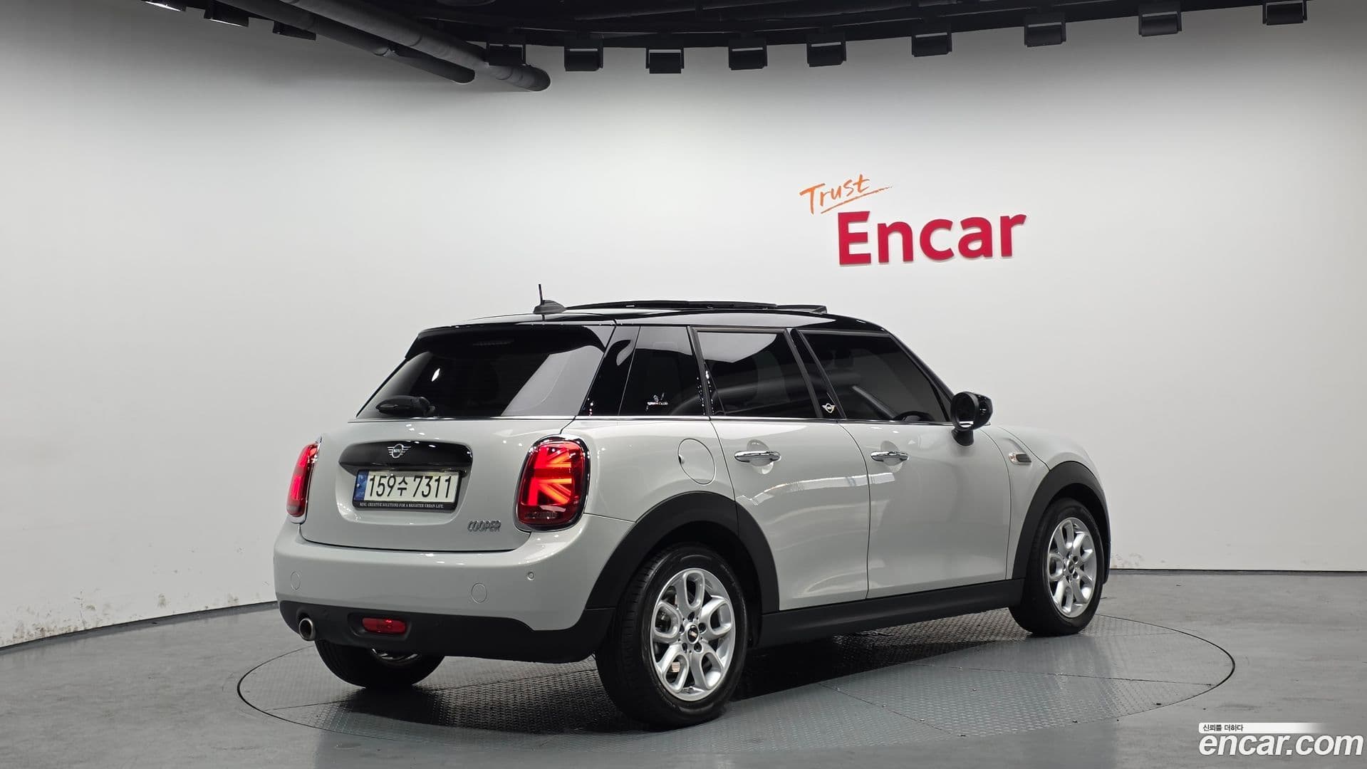 Main__Slider__Photo:Cooper Mini 2021.4-1