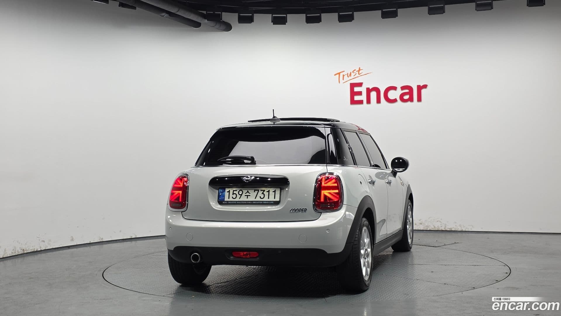 Main__Slider__Photo:Cooper Mini 2021.4-3