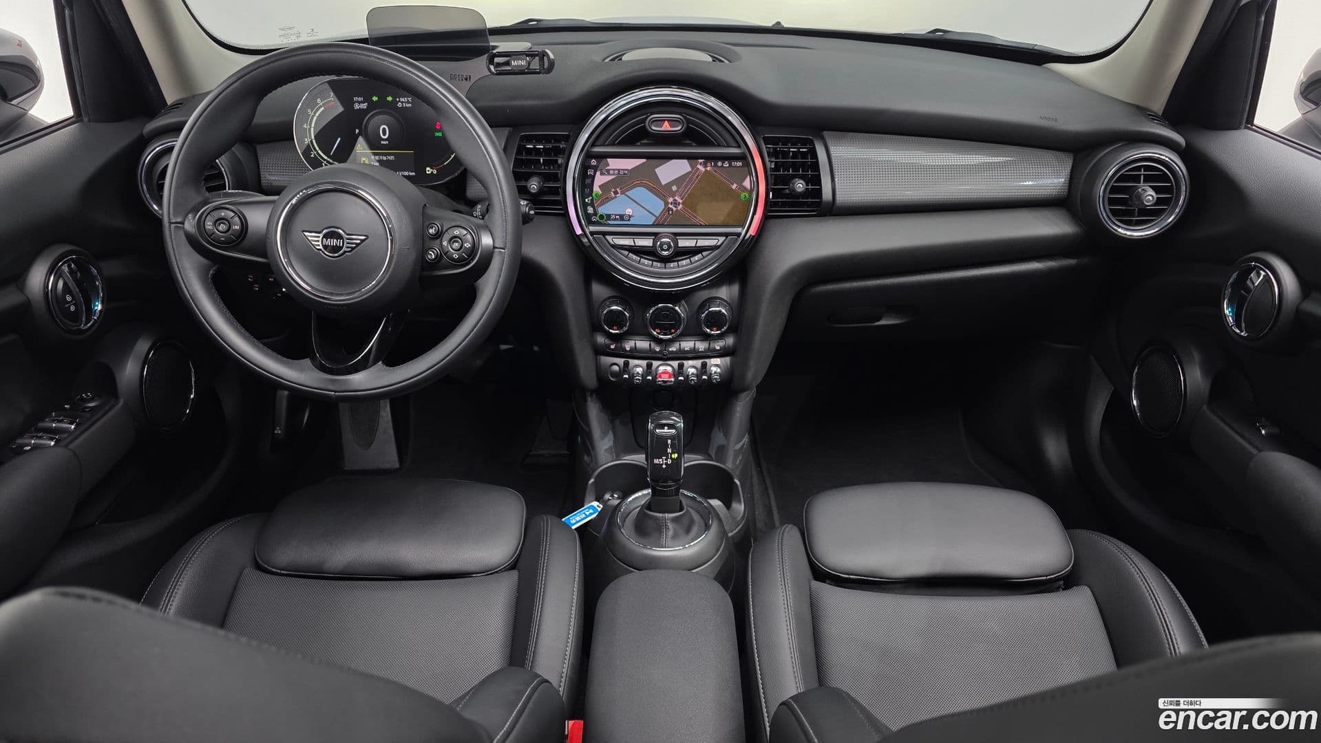 Main__Slider__Photo:Cooper Mini 2021.4-6